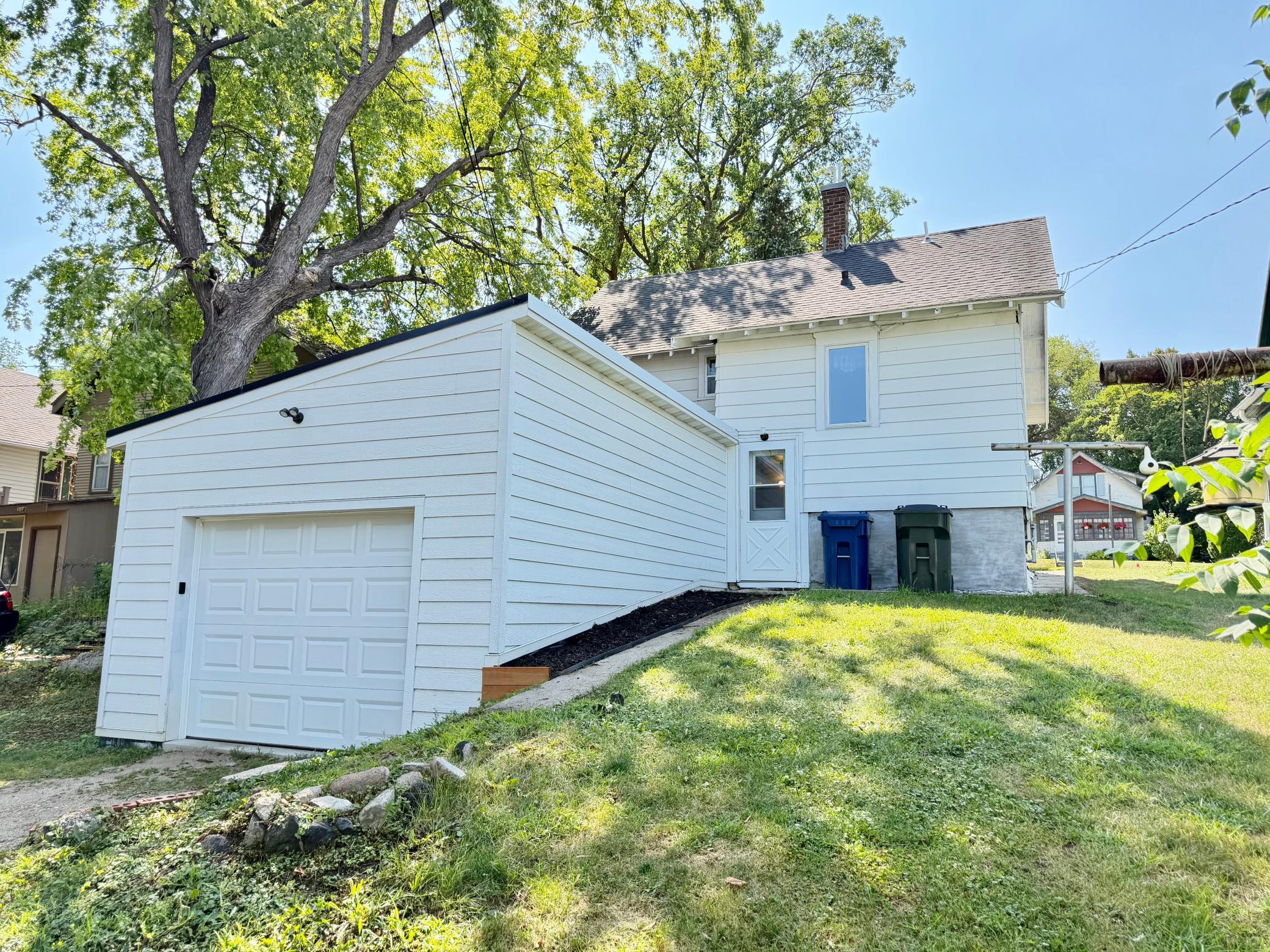1920 single family home for sale at 509 E Vernon Avenue in Fergus Falls, MN — 3 bed, 2 bath (photo 5 of 30)