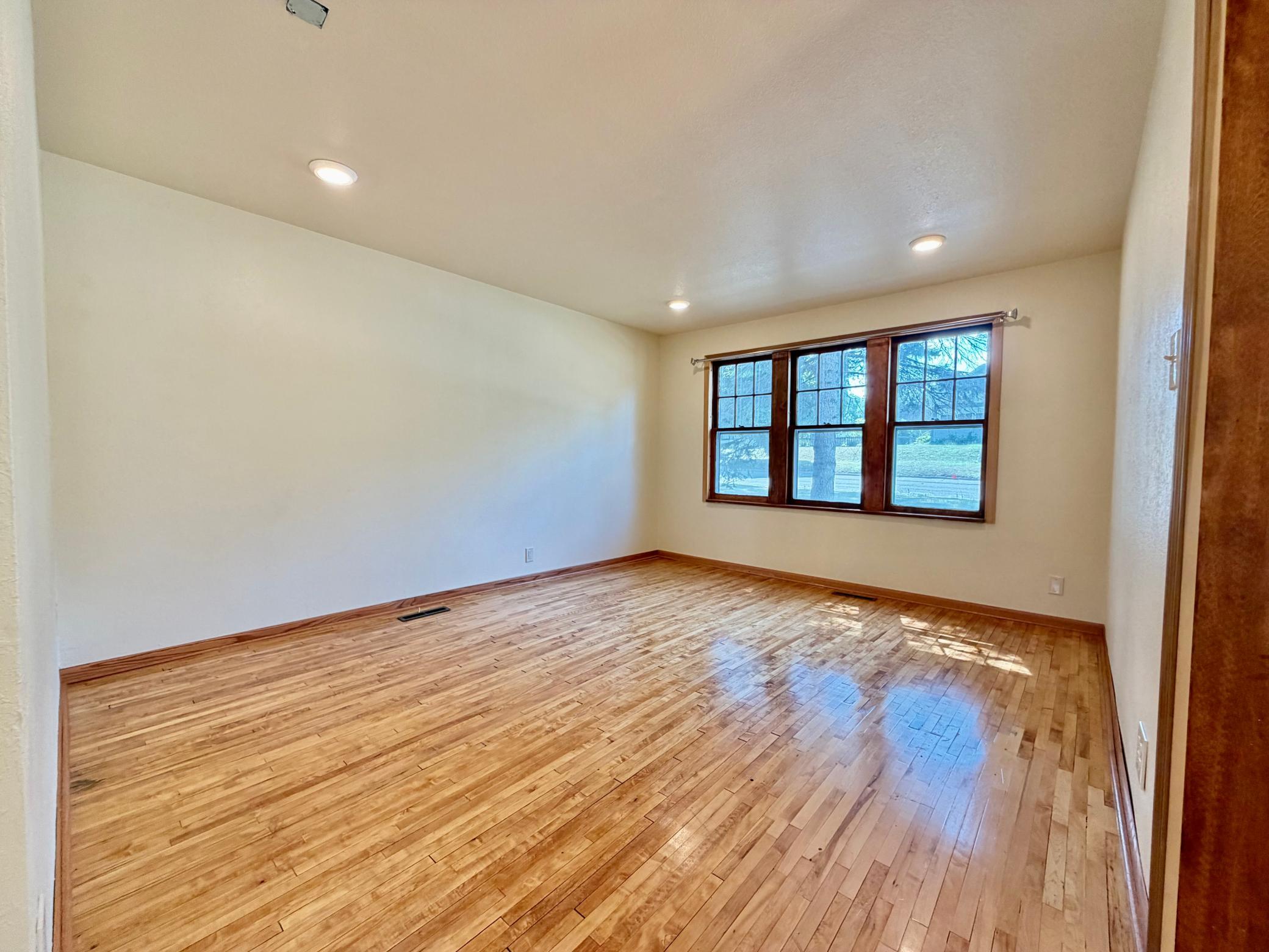 1920 single family home for sale at 509 E Vernon Avenue in Fergus Falls, MN — 3 bed, 2 bath (photo 9 of 30)