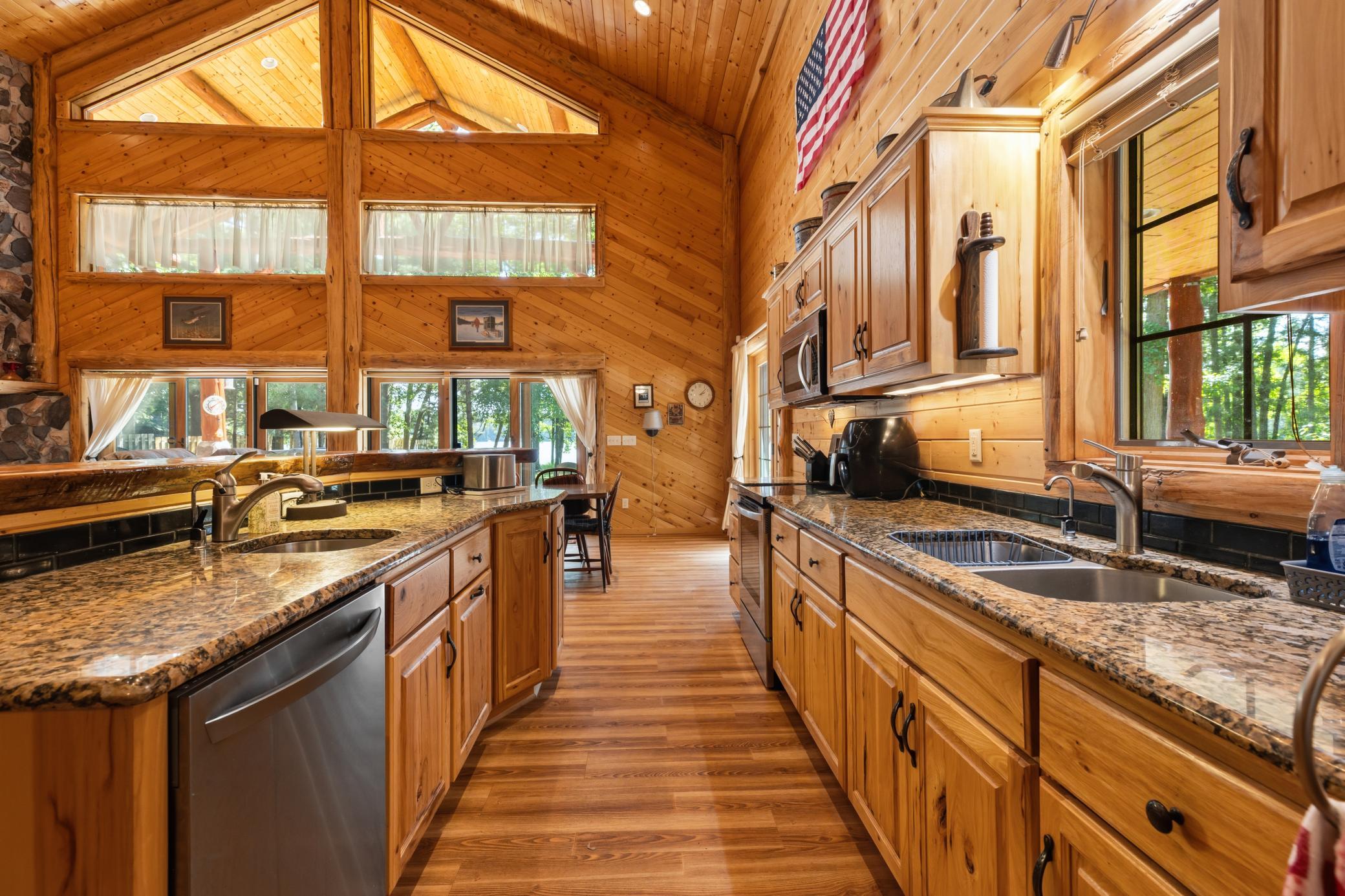2011 single family home for sale at 19099 Havel Ridge in Brainerd, MN — 3 bed, 5 bath (photo 8 of 48)