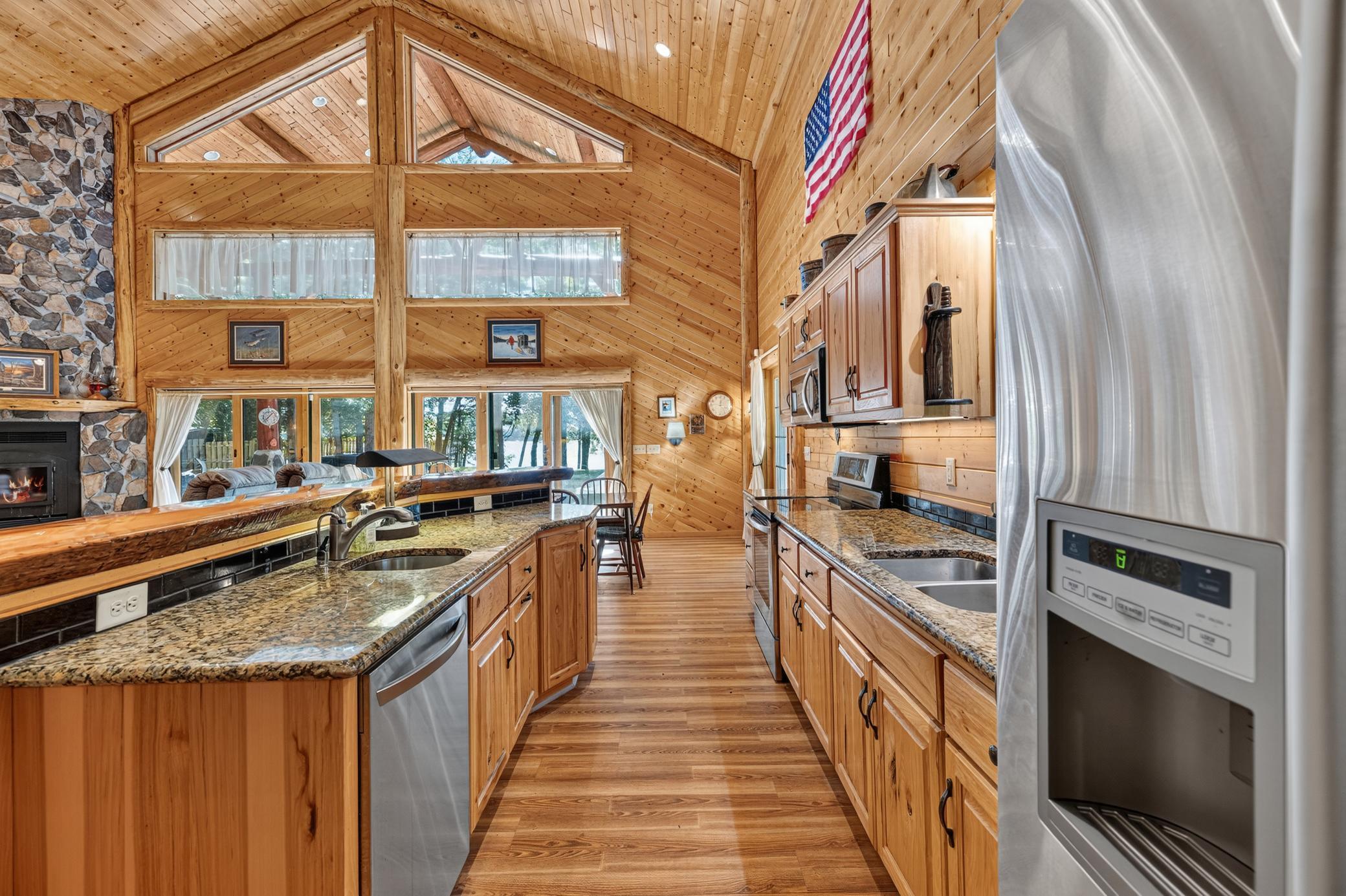 2011 single family home for sale at 19099 Havel Ridge in Brainerd, MN — 3 bed, 5 bath (photo 8 of 47)