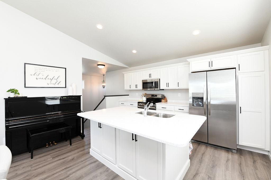 2023 single family home for sale at 1444 69 Avenue S in Fargo, ND — 3 bed, 2 bath (photo 3 of 24)