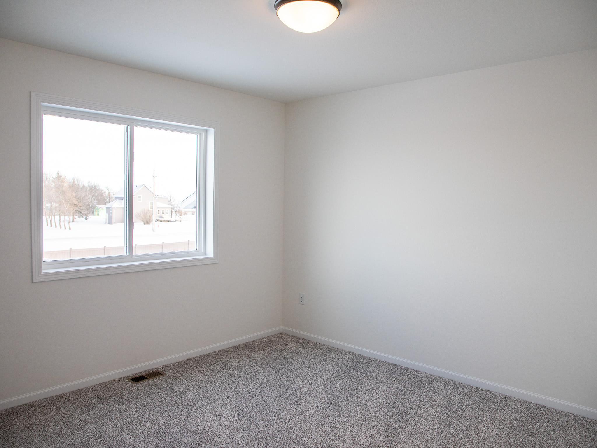 2026 single family home for sale at 1142 W 55 Avenue in West Fargo, ND — 3 bed, 3 bath (photo 8 of 13)
