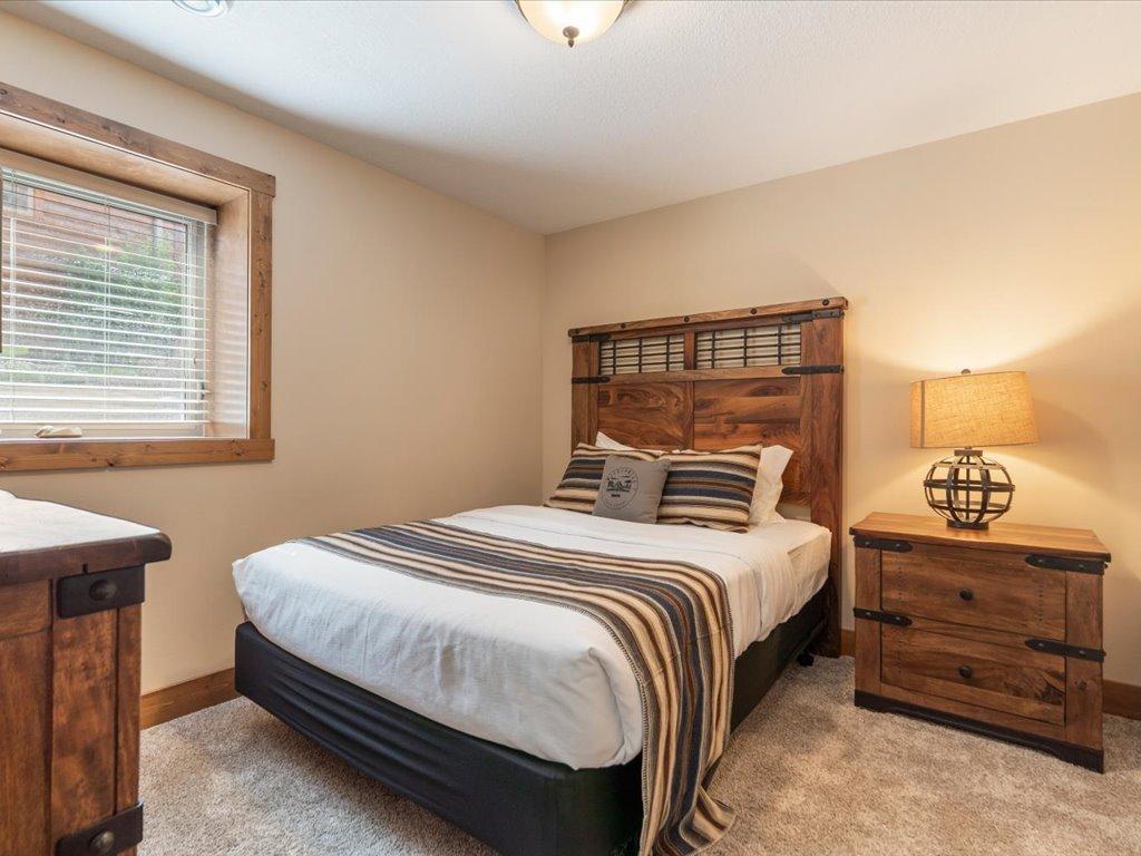 2017 twin home for sale at 6326 Wilderness Road, Unit 28 in Pequot Lakes, MN — 5 bed, 3 bath (photo 14 of 46)