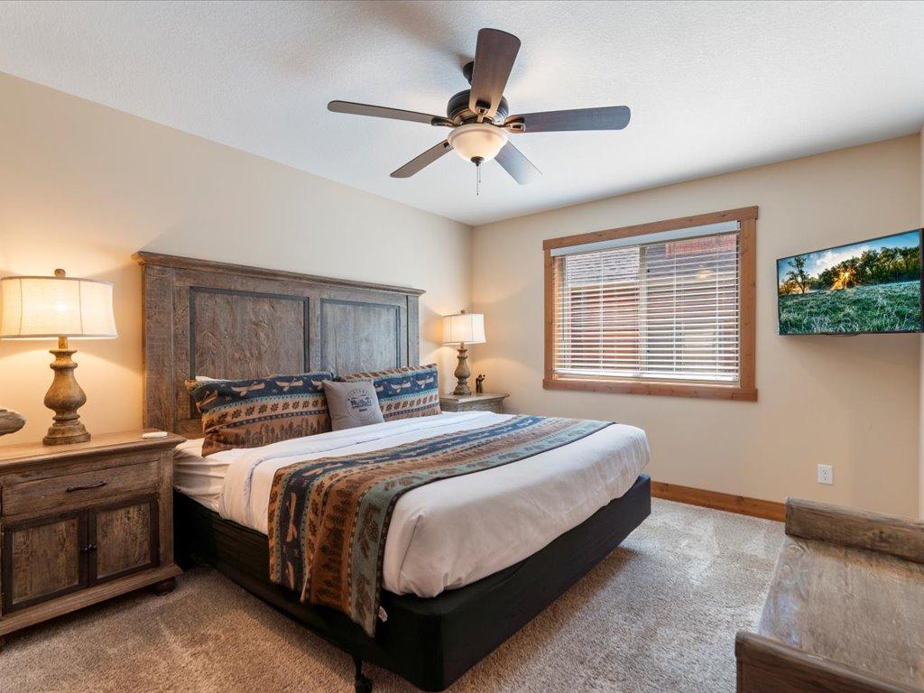 2017 twin home for sale at 6326 Wilderness Road, Unit 28 in Pequot Lakes, MN — 5 bed, 3 bath (photo 16 of 46)
