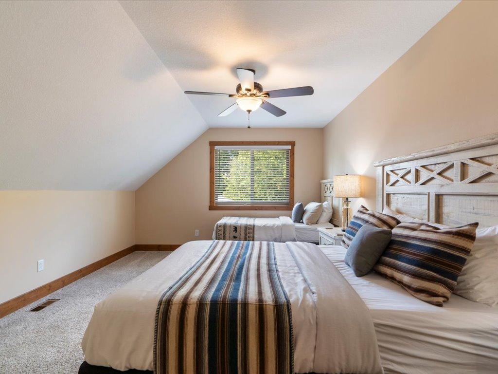 2017 twin home for sale at 6326 Wilderness Road, Unit 28 in Pequot Lakes, MN — 5 bed, 3 bath (photo 20 of 46)