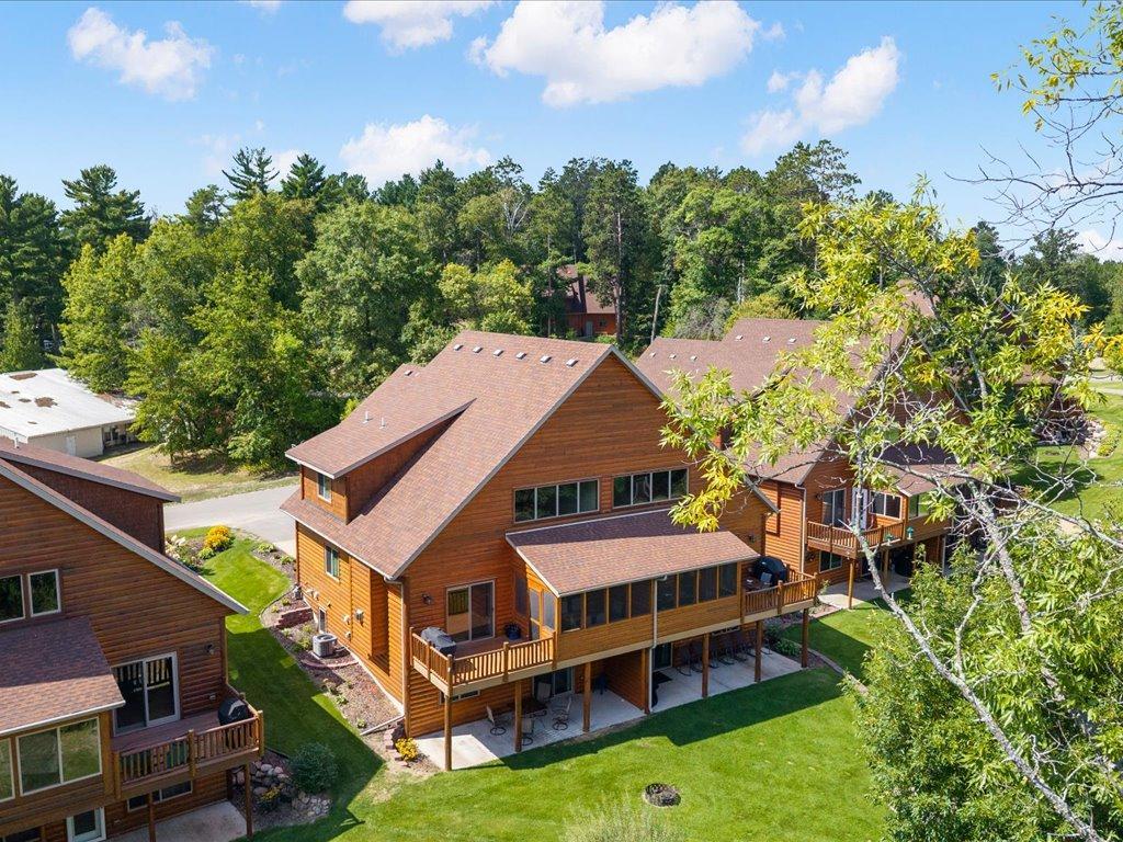 2017 twin home for sale at 6326 Wilderness Road, Unit 28 in Pequot Lakes, MN — 5 bed, 3 bath (photo 3 of 46)