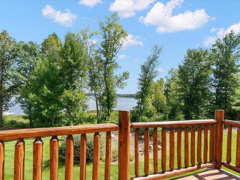 2017 twin home for sale at 6326 Wilderness Road, Unit 28 in Pequot Lakes, MN — 5 bed, 3 bath (photo 25 of 46)