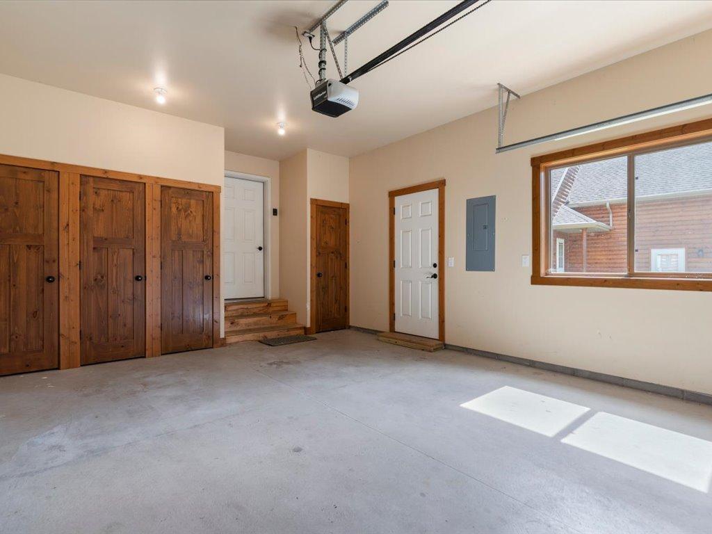 2017 twin home for sale at 6326 Wilderness Road, Unit 28 in Pequot Lakes, MN — 5 bed, 3 bath (photo 28 of 46)