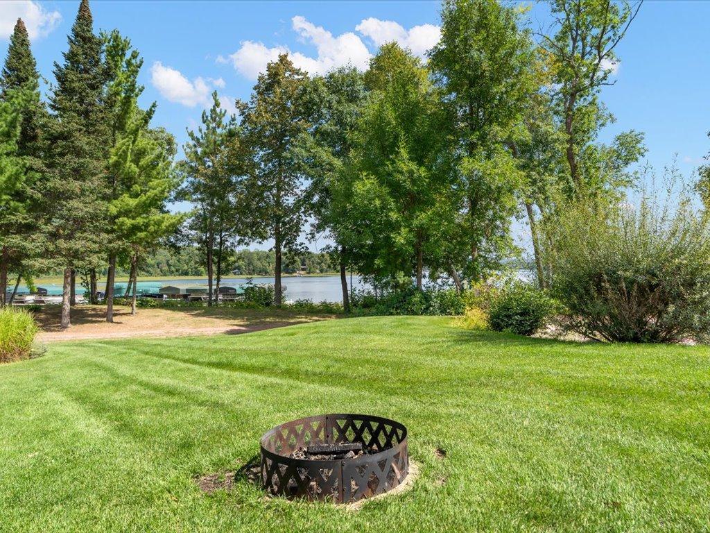 2017 twin home for sale at 6326 Wilderness Road, Unit 28 in Pequot Lakes, MN — 5 bed, 3 bath (photo 29 of 46)