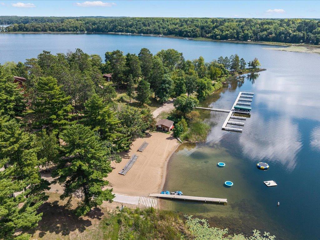 2017 twin home for sale at 6326 Wilderness Road, Unit 28 in Pequot Lakes, MN — 5 bed, 3 bath (photo 40 of 46)