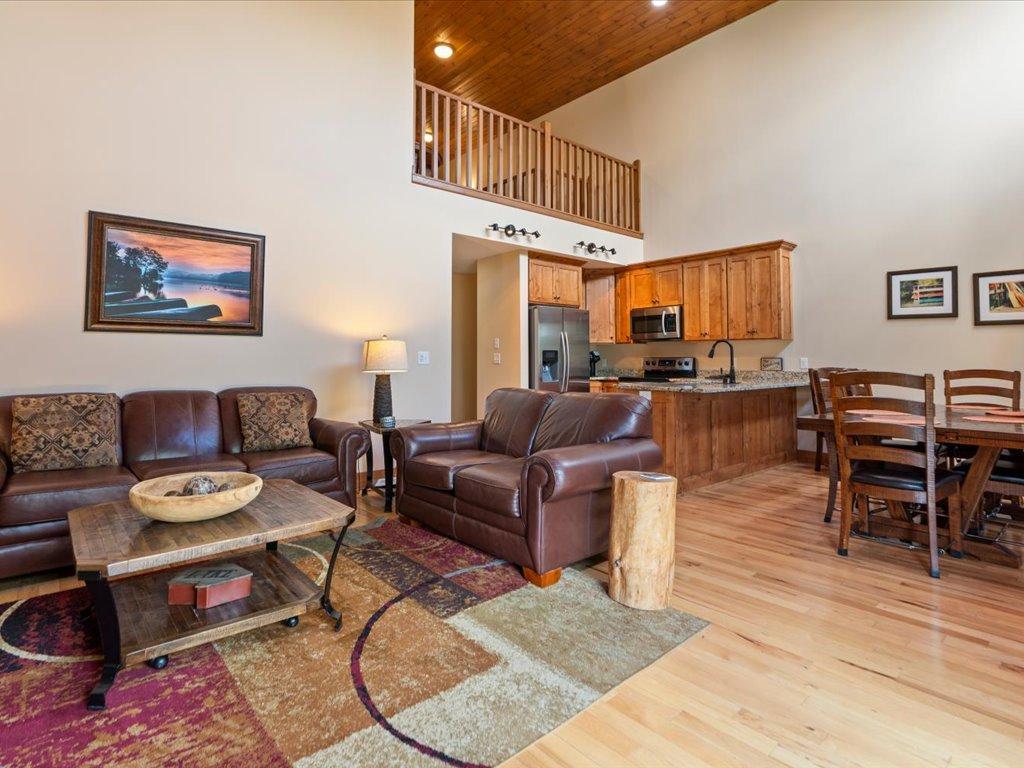 2017 twin home for sale at 6326 Wilderness Road, Unit 28 in Pequot Lakes, MN — 5 bed, 3 bath (photo 7 of 46)
