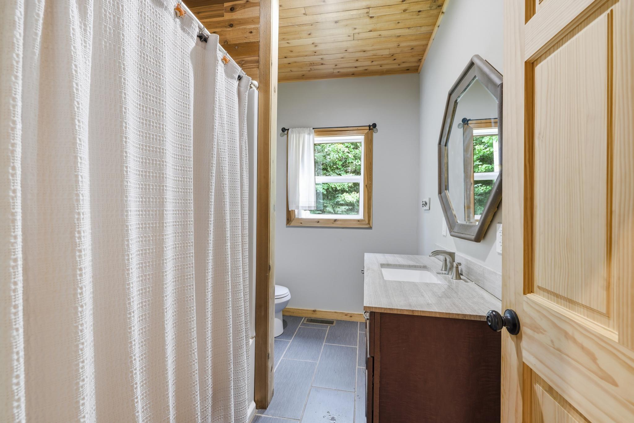 2015 single family home for sale at 23917 County Road 53 in Bigfork, MN — 2 bed, 1 bath (photo 14 of 33)