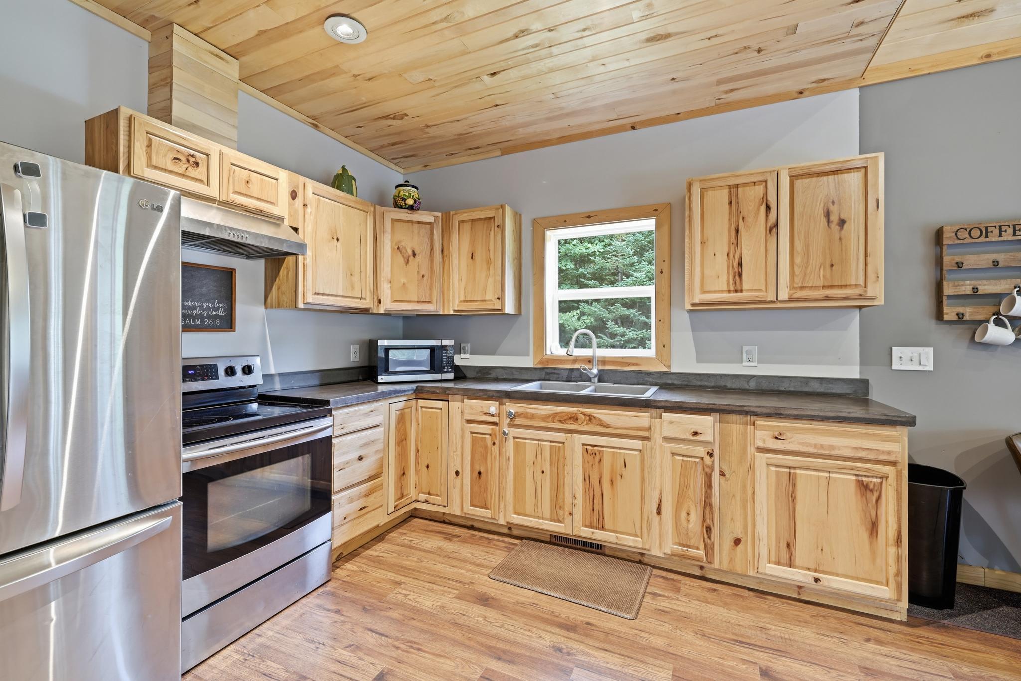 2015 single family home for sale at 23917 County Road 53 in Bigfork, MN — 2 bed, 1 bath (photo 8 of 33)