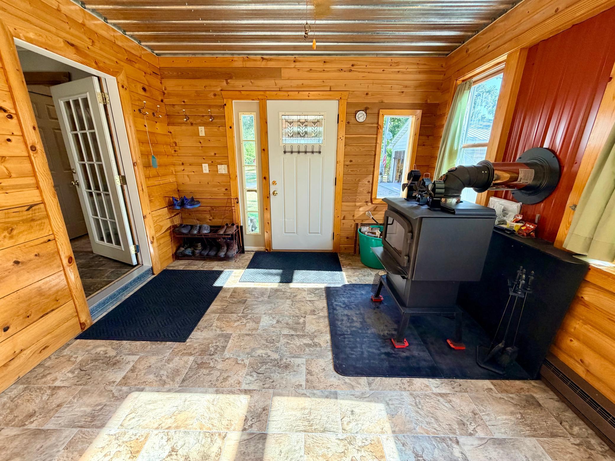 1900 single family home for sale at 39726 350th Avenue SE in Fosston, MN — 3 bed, 2 bath (photo 12 of 51)