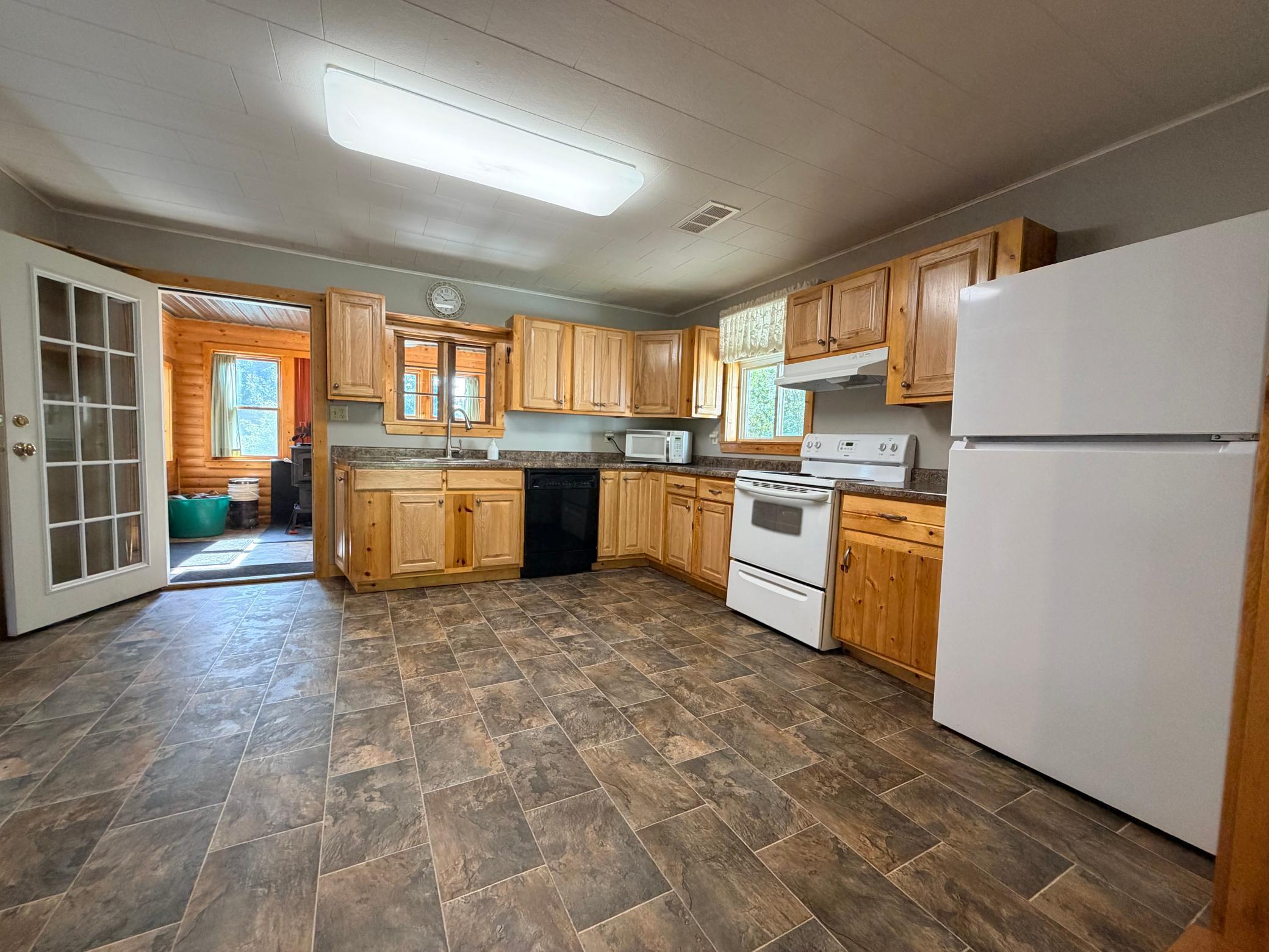 1900 single family home for sale at 39726 350th Avenue SE in Fosston, MN — 3 bed, 2 bath (photo 16 of 51)
