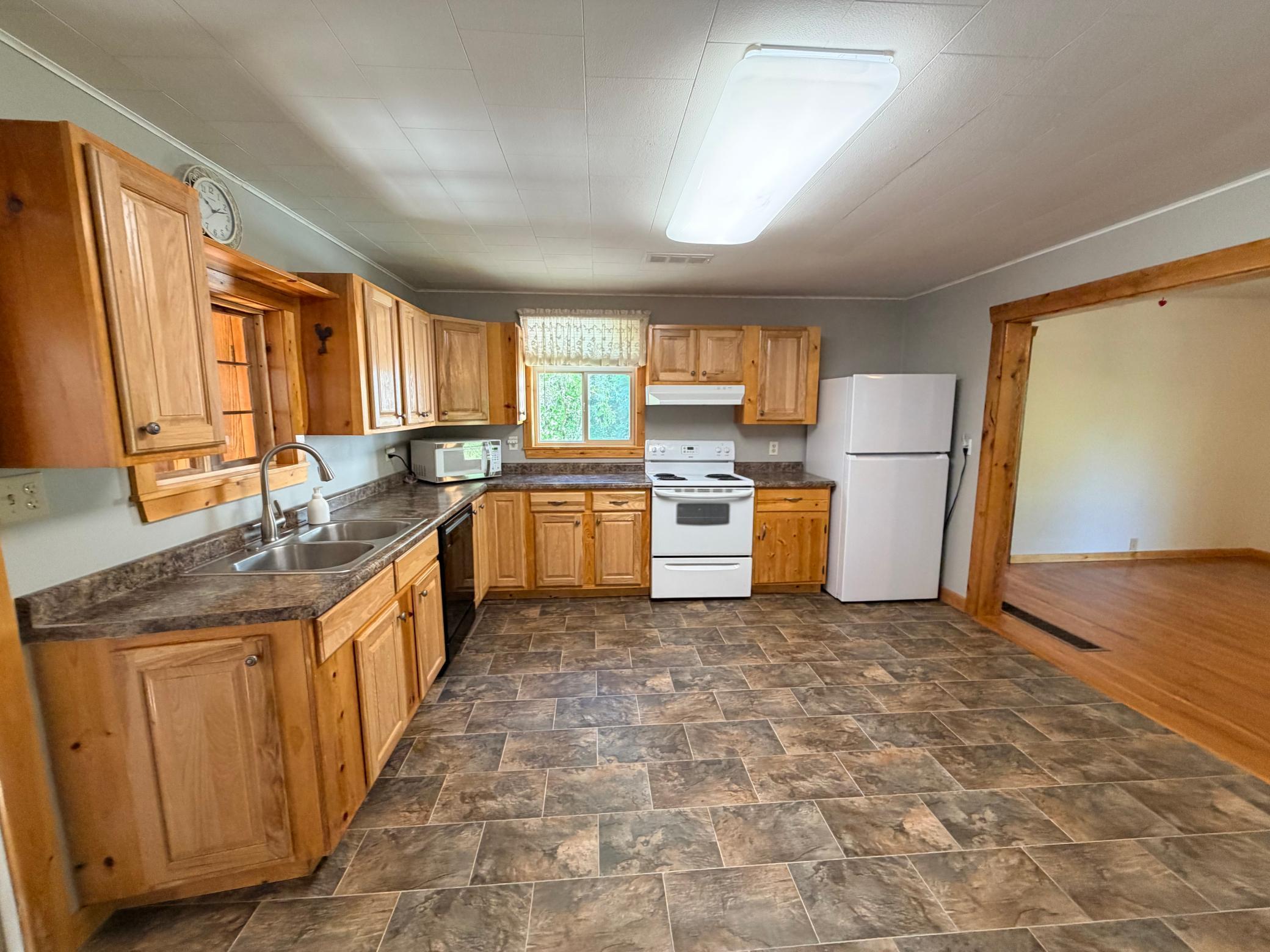 1900 single family home for sale at 39726 350th Avenue SE in Fosston, MN — 3 bed, 2 bath (photo 17 of 51)