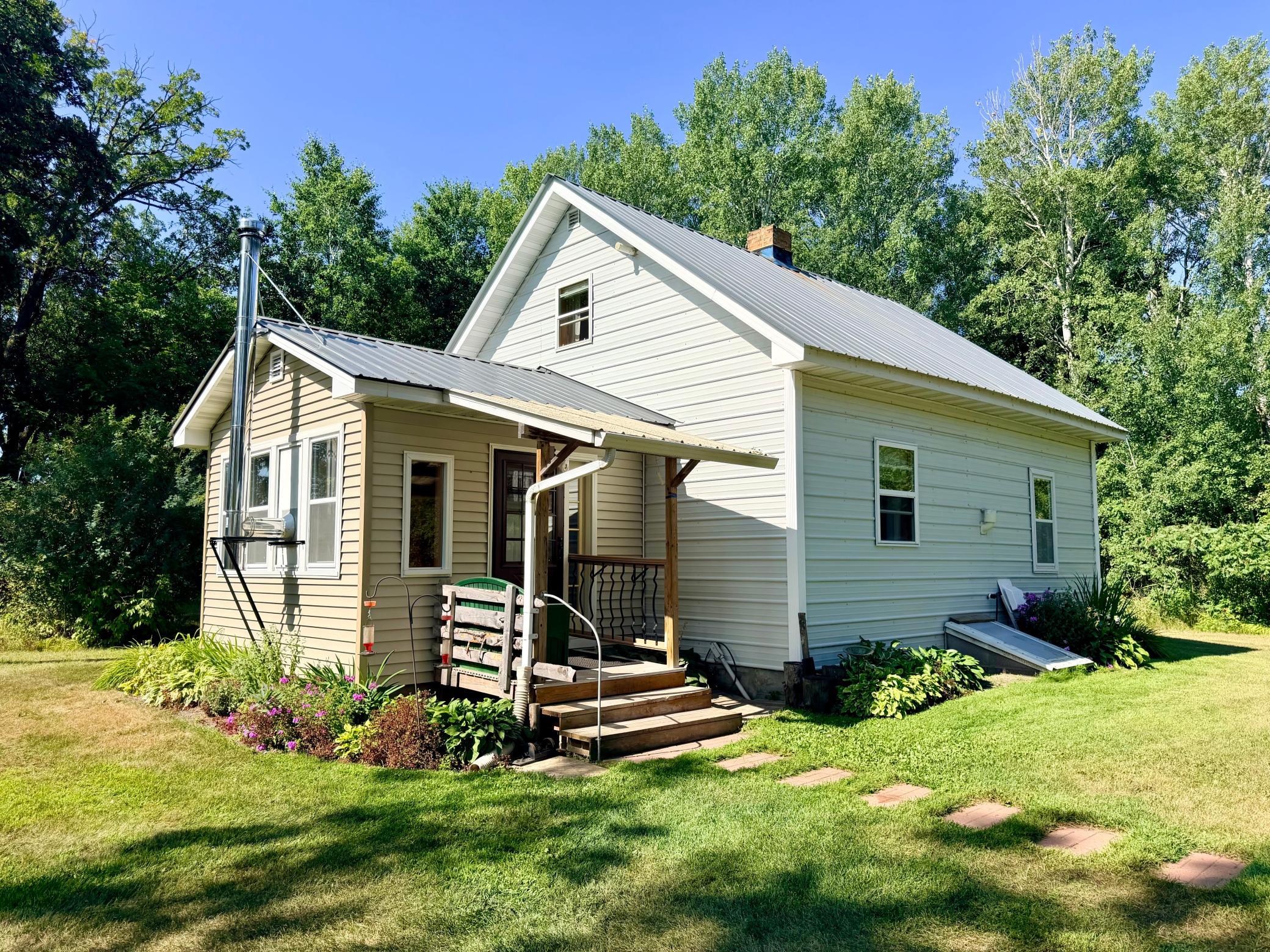 1900 single family home for sale at 39726 350th Avenue SE in Fosston, MN — 3 bed, 2 bath (photo 5 of 51)