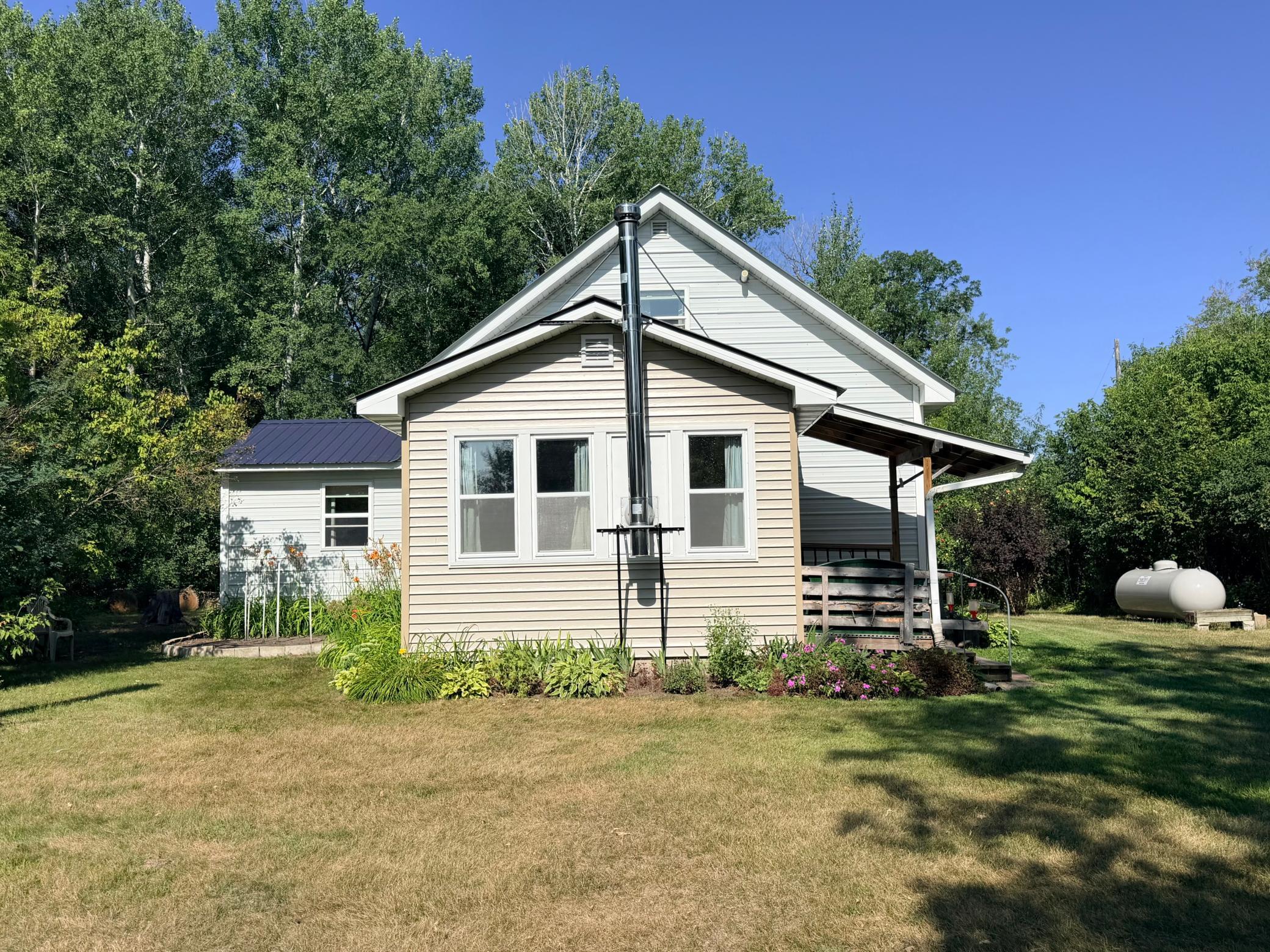 1900 single family home for sale at 39726 350th Avenue SE in Fosston, MN — 3 bed, 2 bath (photo 7 of 51)