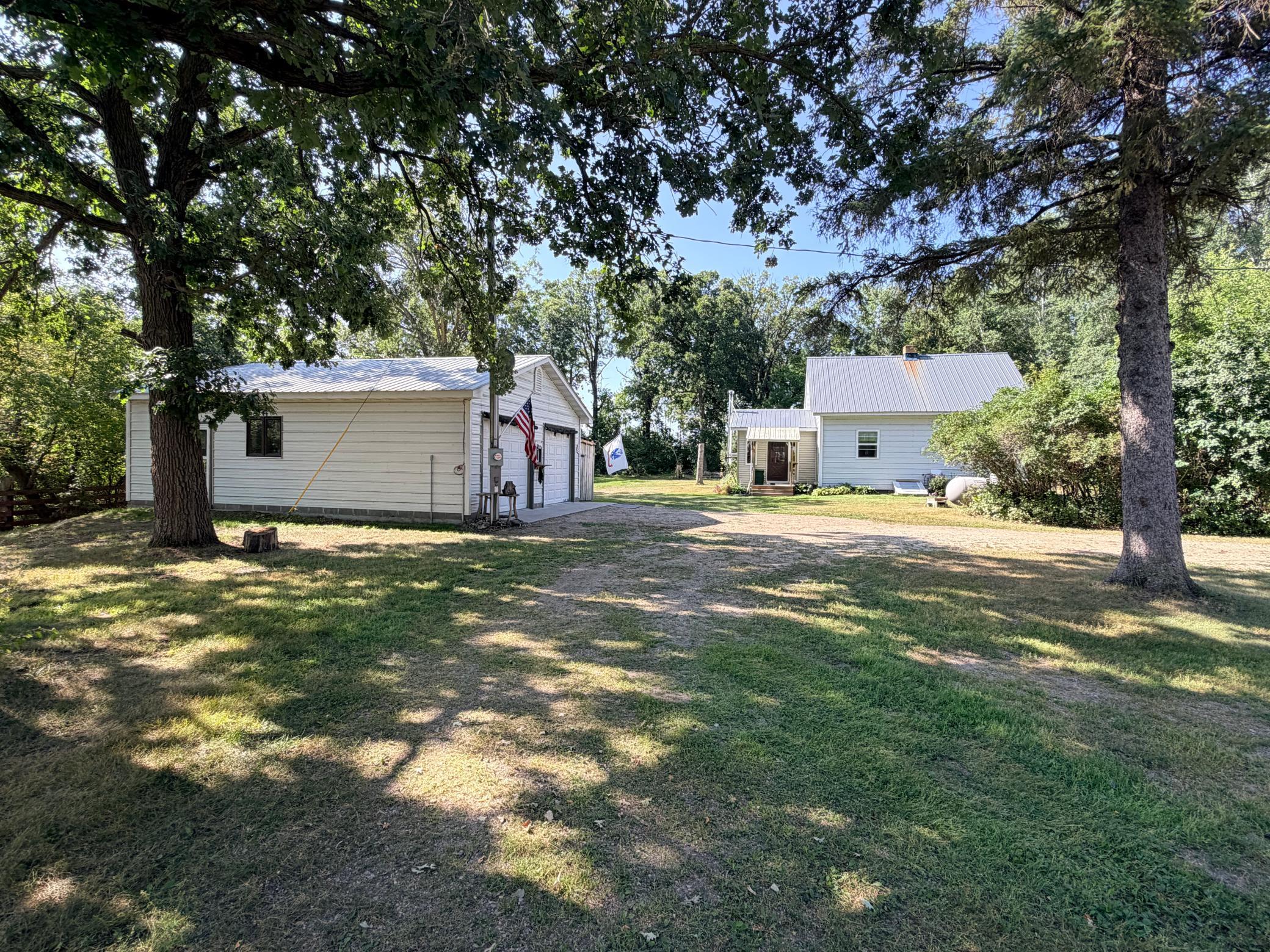 1900 single family home for sale at 39726 350th Avenue SE in Fosston, MN — 3 bed, 2 bath (photo 10 of 51)