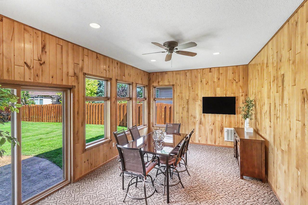 2007 single family home for sale at 555 Queens Court in Moorhead, MN — 5 bed, 3 bath (photo 28 of 68)