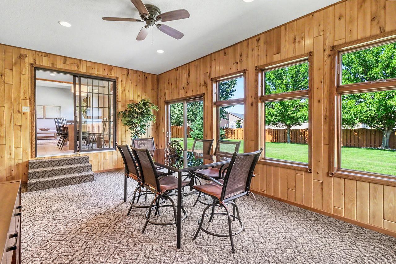 2007 single family home for sale at 555 Queens Court in Moorhead, MN — 5 bed, 3 bath (photo 29 of 68)