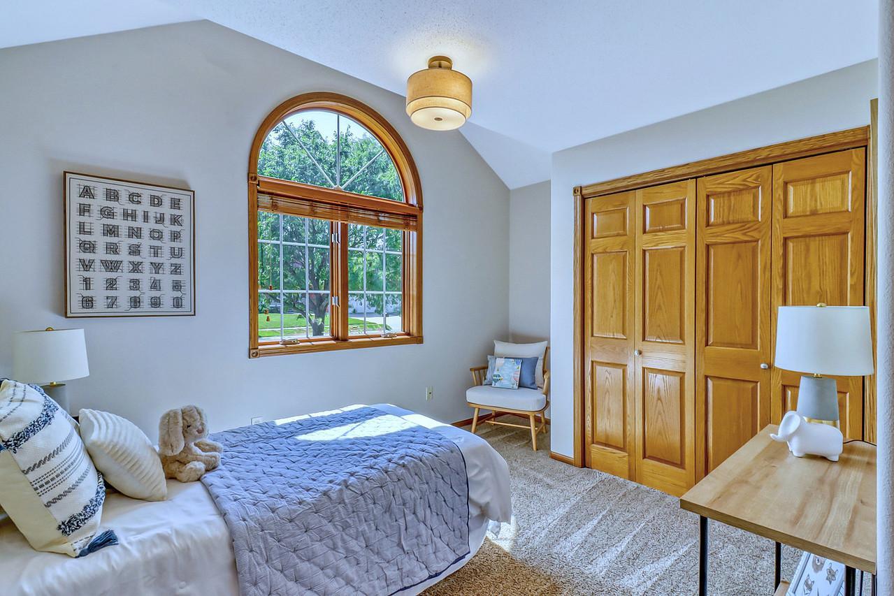 2007 single family home for sale at 555 Queens Court in Moorhead, MN — 5 bed, 3 bath (photo 41 of 68)