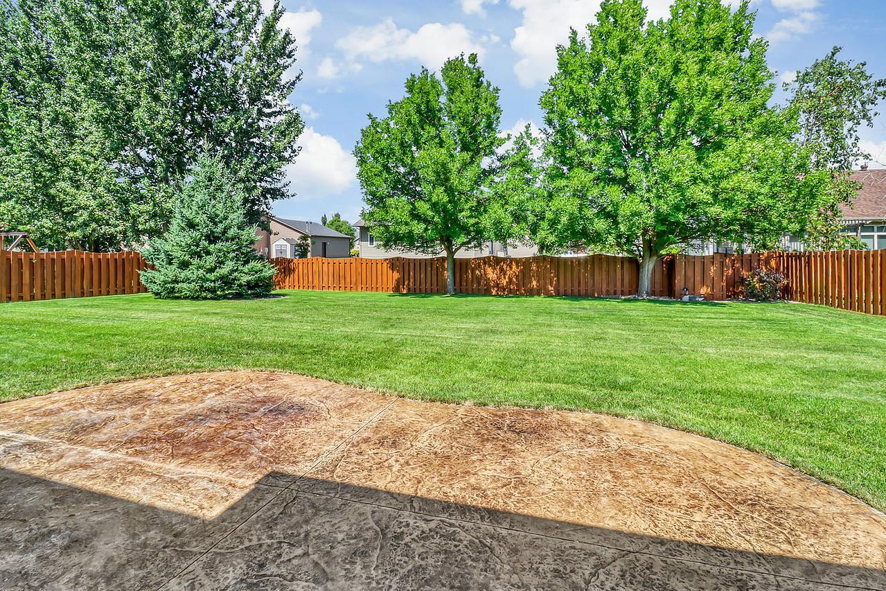 2007 single family home for sale at 555 Queens Court in Moorhead, MN — 5 bed, 3 bath (photo 66 of 68)