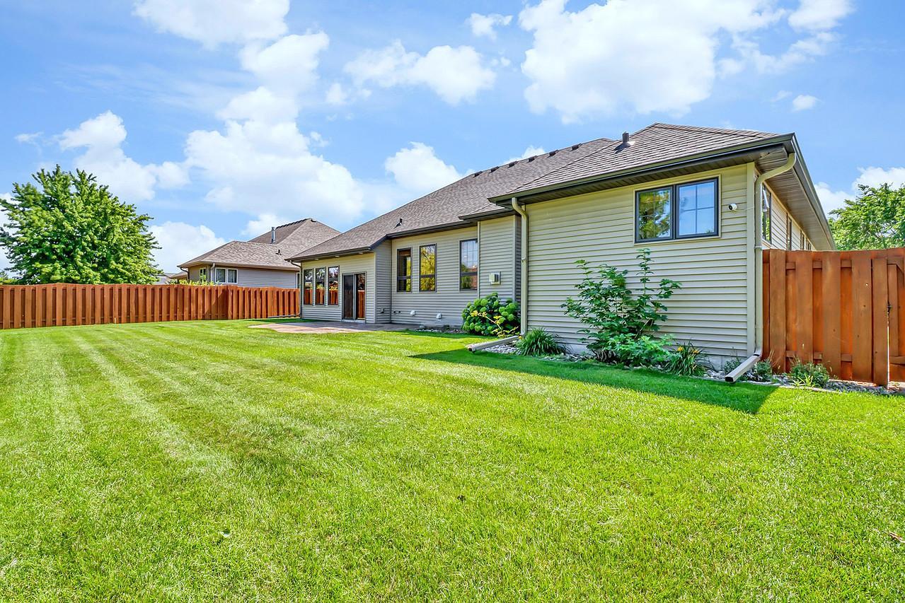 2007 single family home for sale at 555 Queens Court in Moorhead, MN — 5 bed, 3 bath (photo 67 of 68)