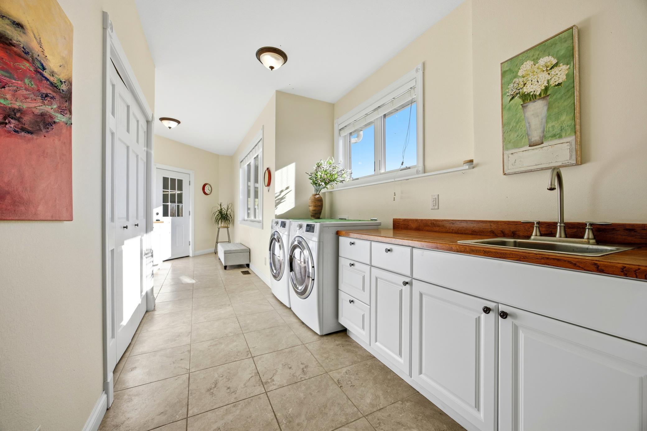 2014 single family home for sale at 3422 73rd Avenue N in Moorhead, MN — 5 bed, 5 bath (photo 23 of 70)