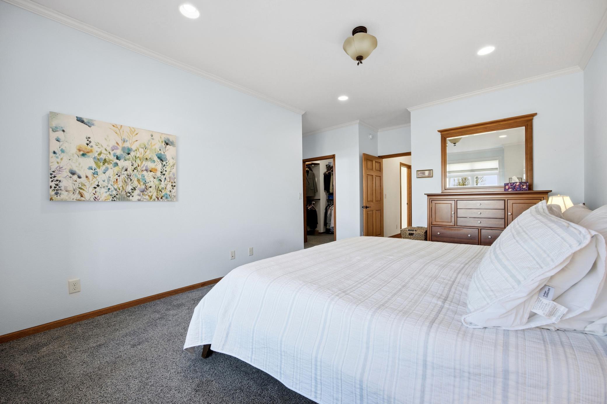 2014 single family home for sale at 3422 73rd Avenue N in Moorhead, MN — 5 bed, 5 bath (photo 25 of 70)