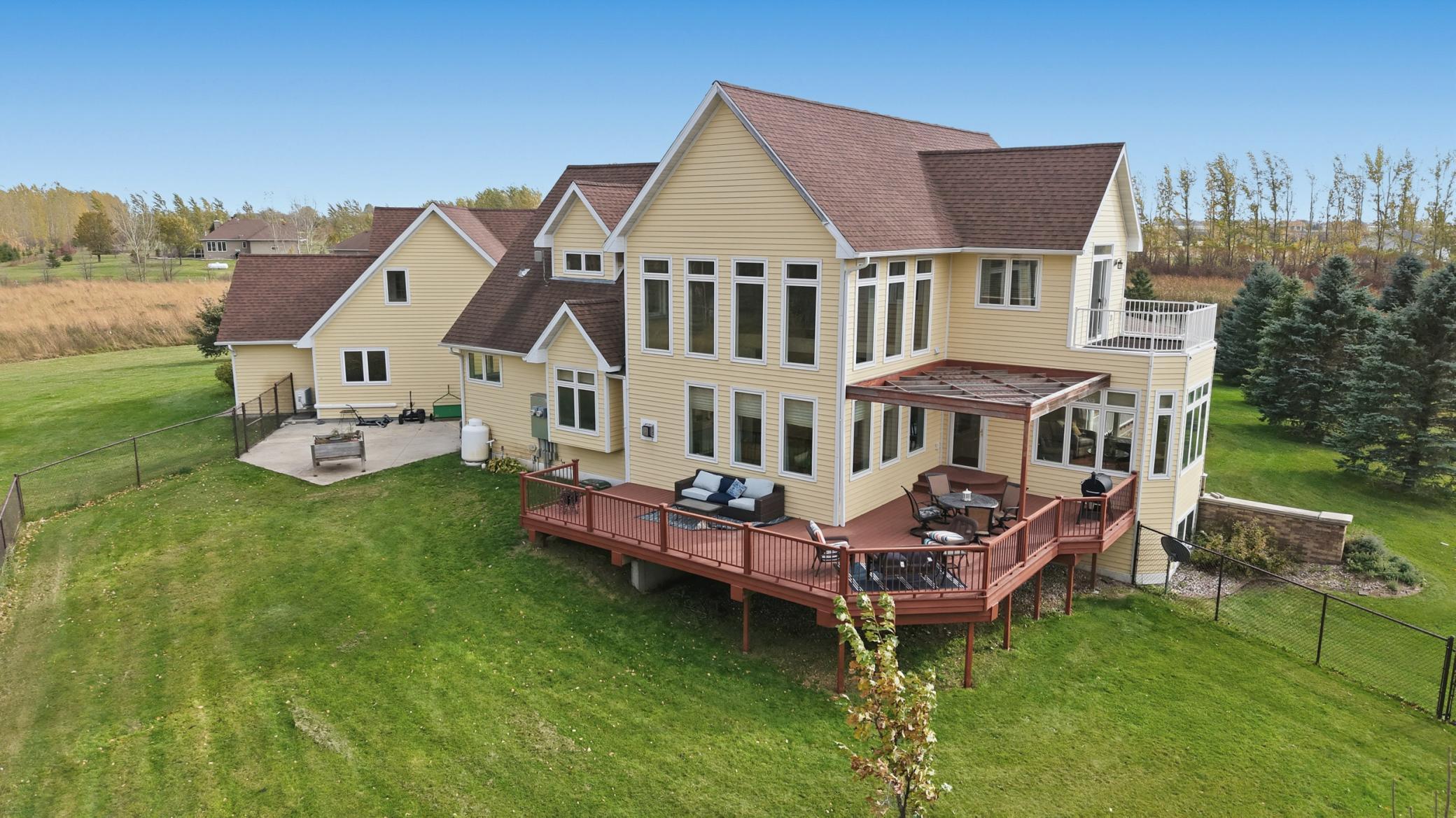 2014 single family home for sale at 3422 73rd Avenue N in Moorhead, MN — 5 bed, 5 bath (photo 4 of 70)