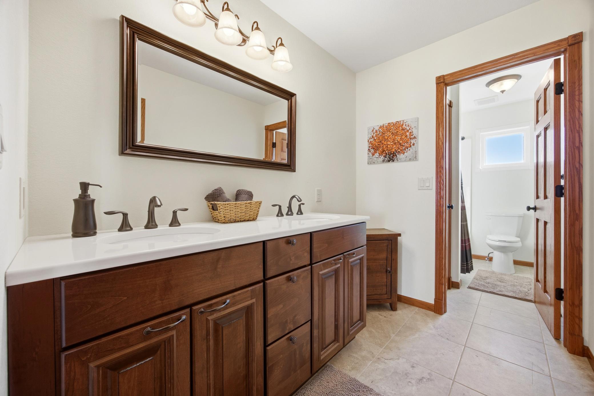 2014 single family home for sale at 3422 73rd Avenue N in Moorhead, MN — 5 bed, 5 bath (photo 32 of 70)