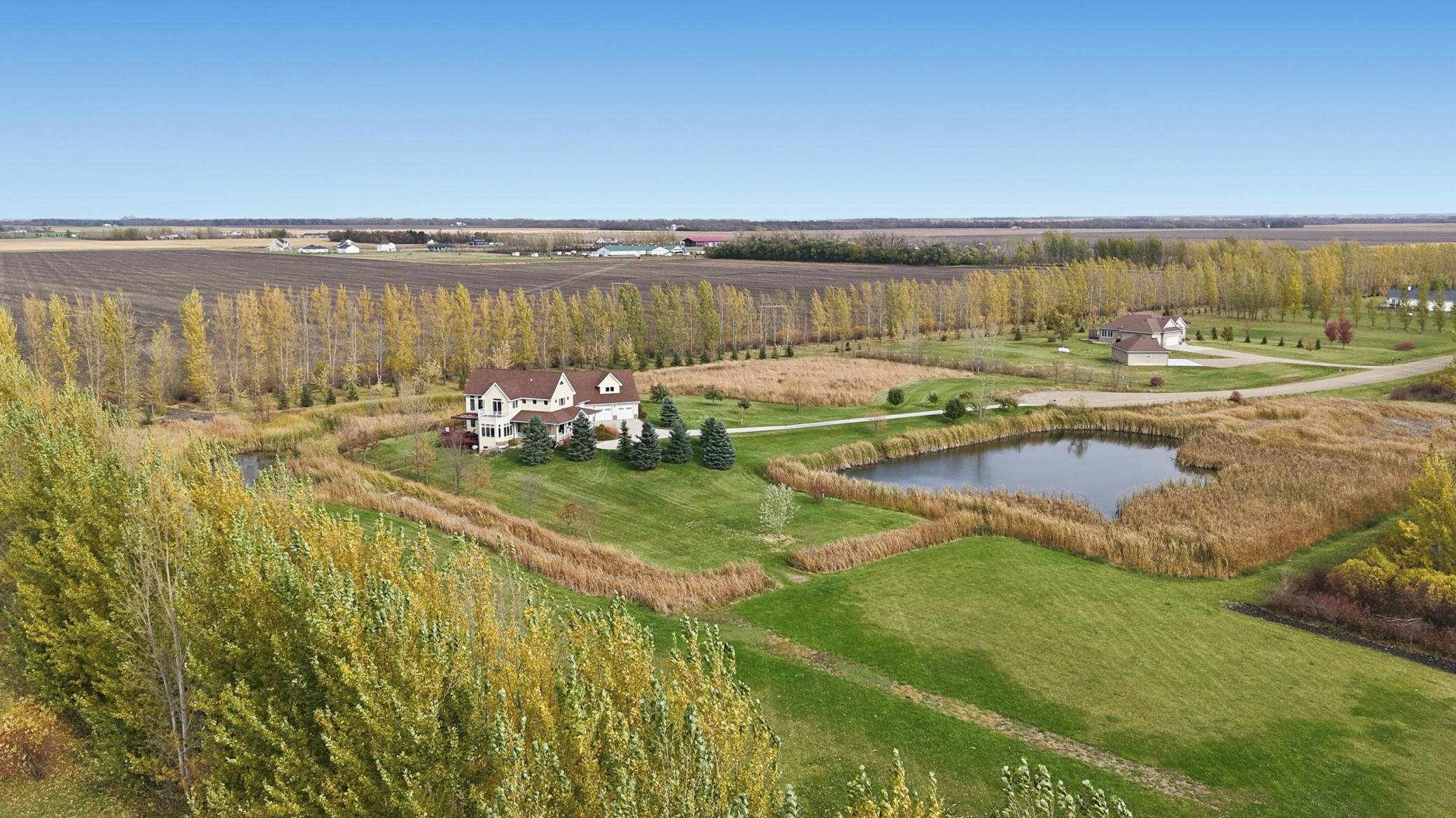2014 single family home for sale at 3422 73rd Avenue N in Moorhead, MN — 5 bed, 5 bath (photo 55 of 70)