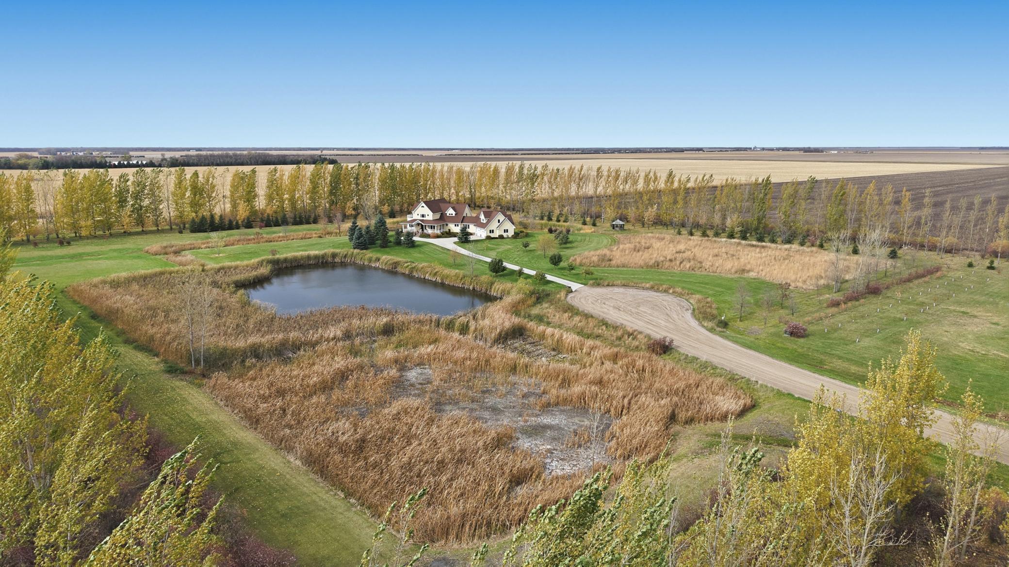 2014 single family home for sale at 3422 73rd Avenue N in Moorhead, MN — 5 bed, 5 bath (photo 56 of 70)