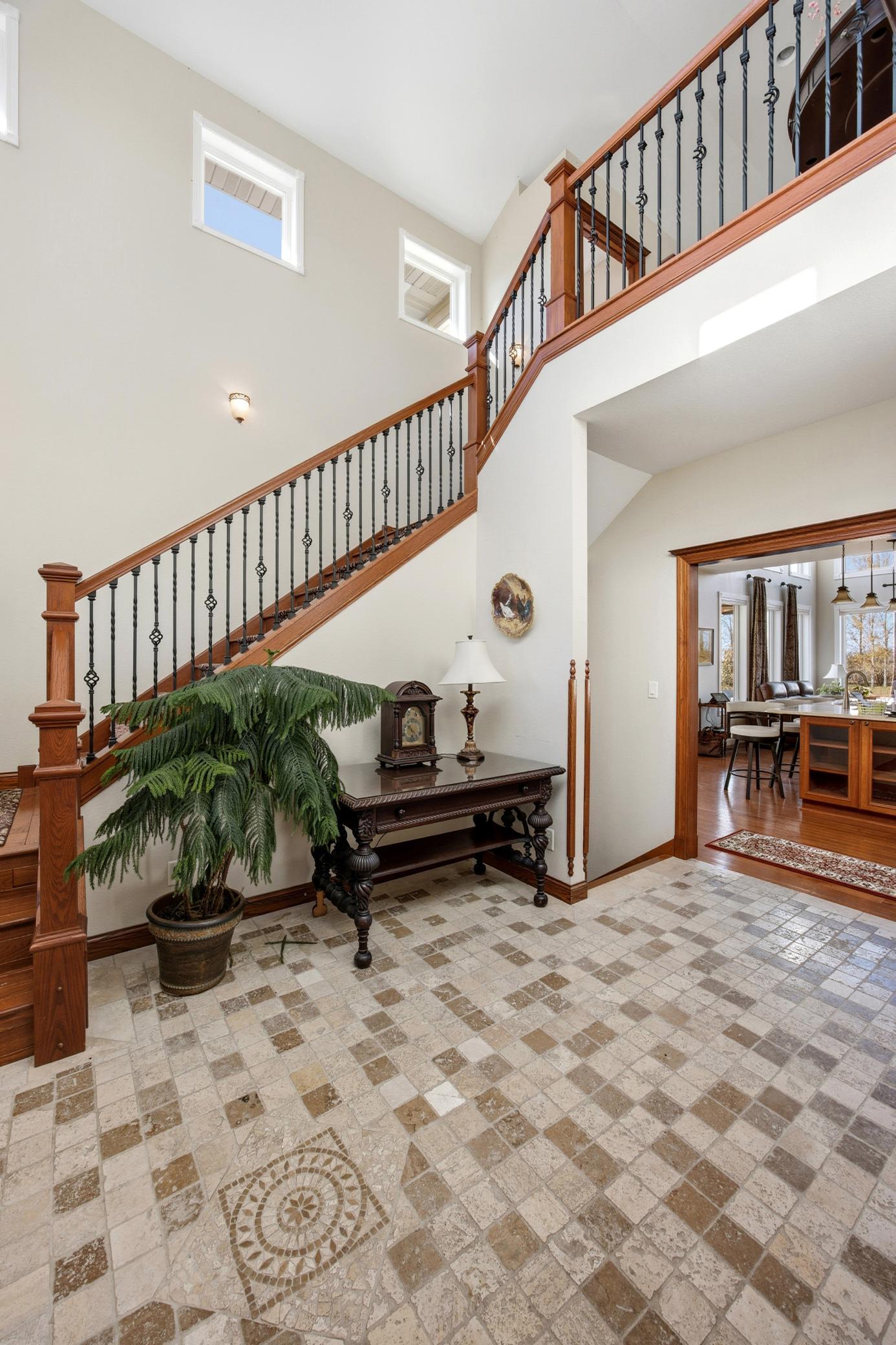 2014 single family home for sale at 3422 73rd Avenue N in Moorhead, MN — 5 bed, 5 bath (photo 7 of 70)