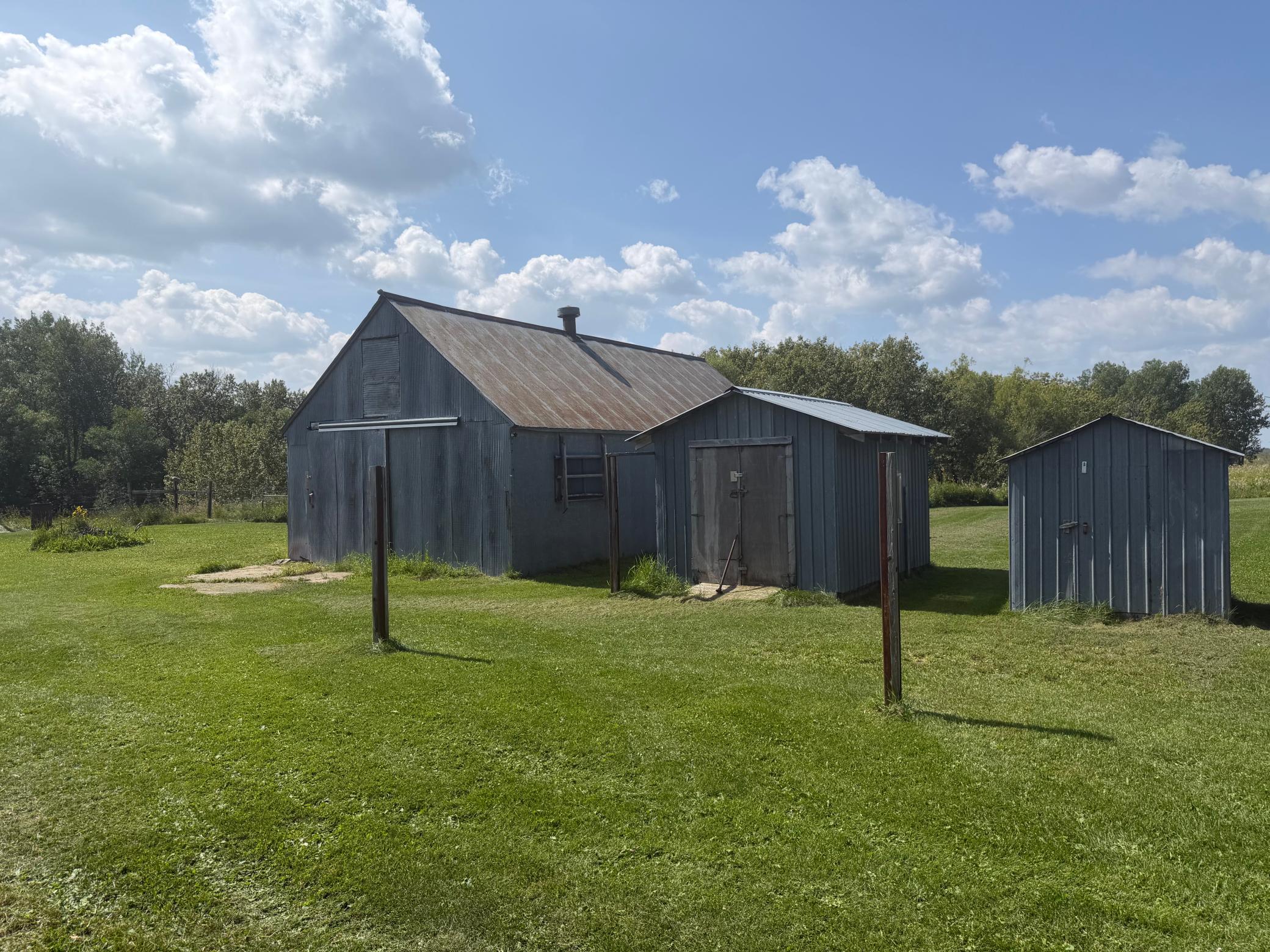 2000 single family home for sale at 1506 County Road 1 SW in Baudette, MN — 3 bed, 2 bath (photo 16 of 23)