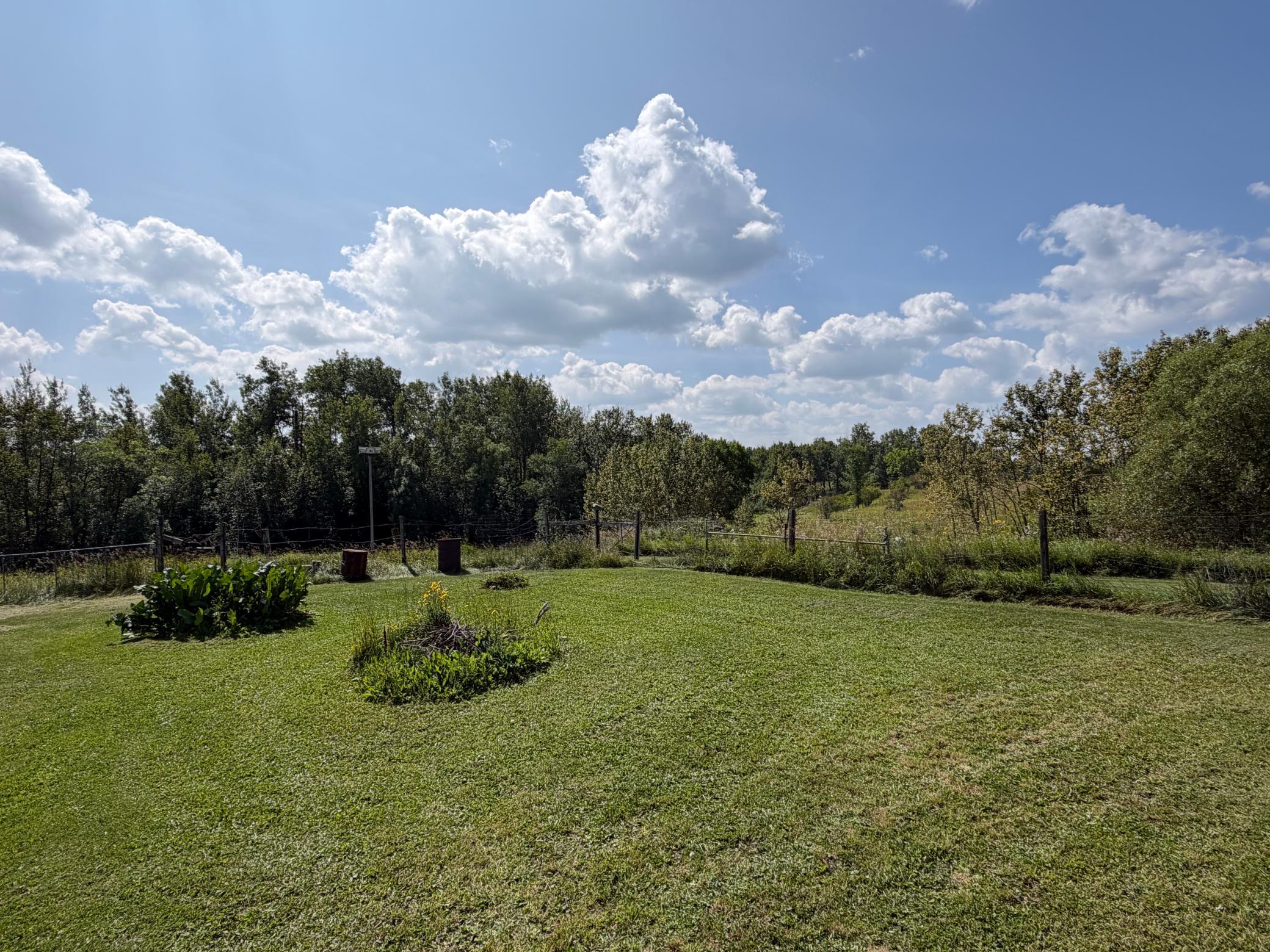 2000 single family home for sale at 1506 County Road 1 SW in Baudette, MN — 3 bed, 2 bath (photo 18 of 23)