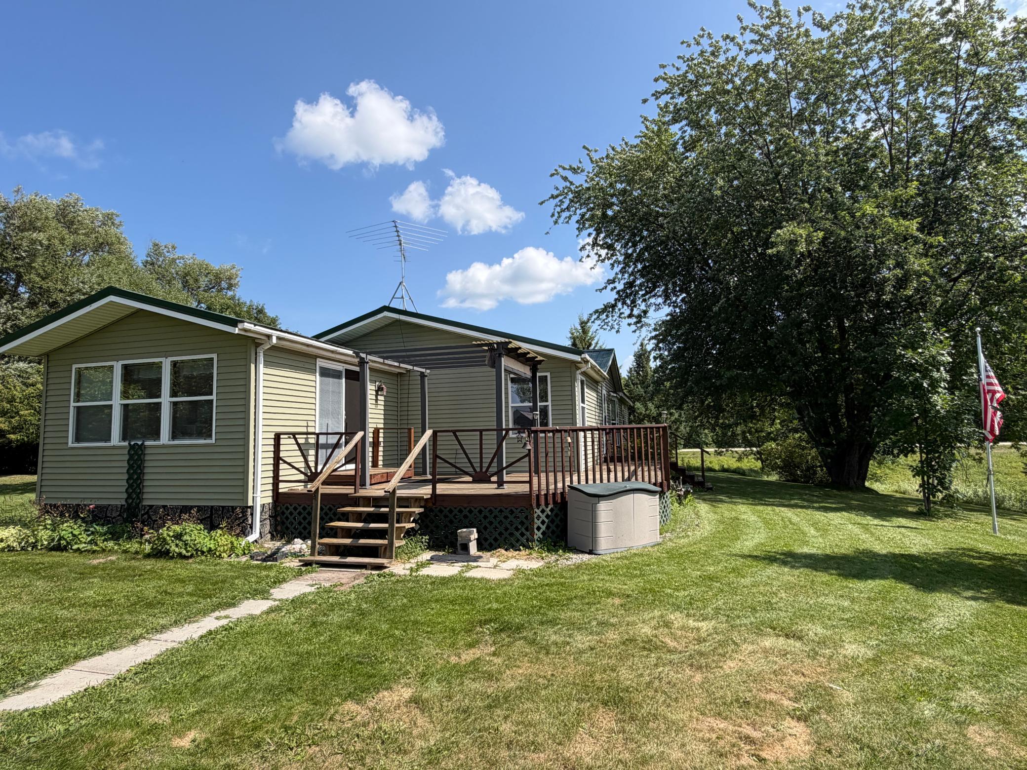 2000 single family home for sale at 1506 County Road 1 SW in Baudette, MN — 3 bed, 2 bath (photo 3 of 23)