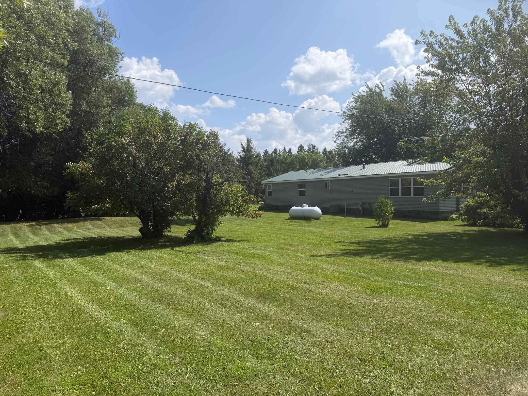 2000 single family home for sale at 1506 County Road 1 SW in Baudette, MN — 3 bed, 2 bath (photo 5 of 23)