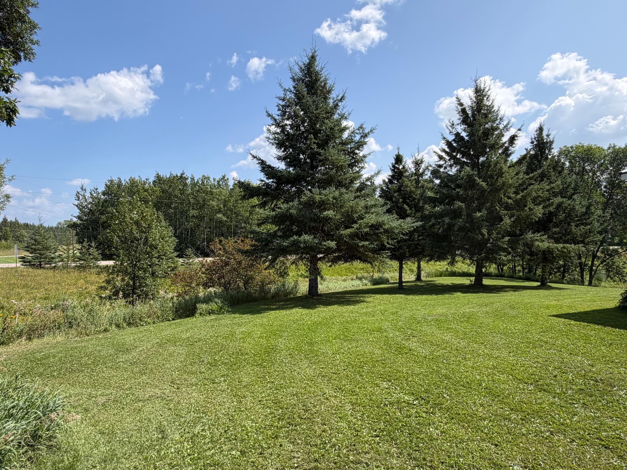 2000 single family home for sale at 1506 County Road 1 SW in Baudette, MN — 3 bed, 2 bath (photo 9 of 23)