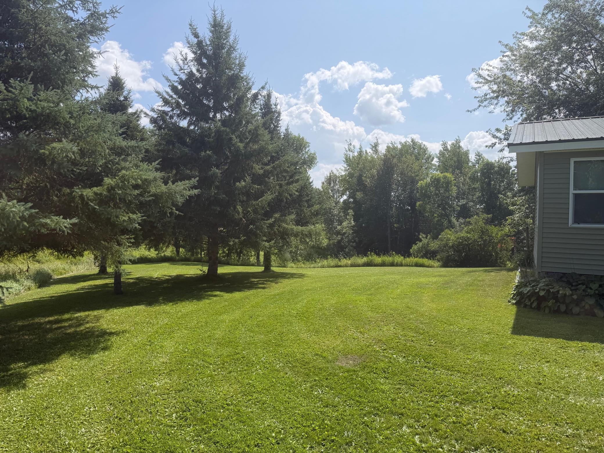 2000 single family home for sale at 1506 County Road 1 SW in Baudette, MN — 3 bed, 2 bath (photo 10 of 23)