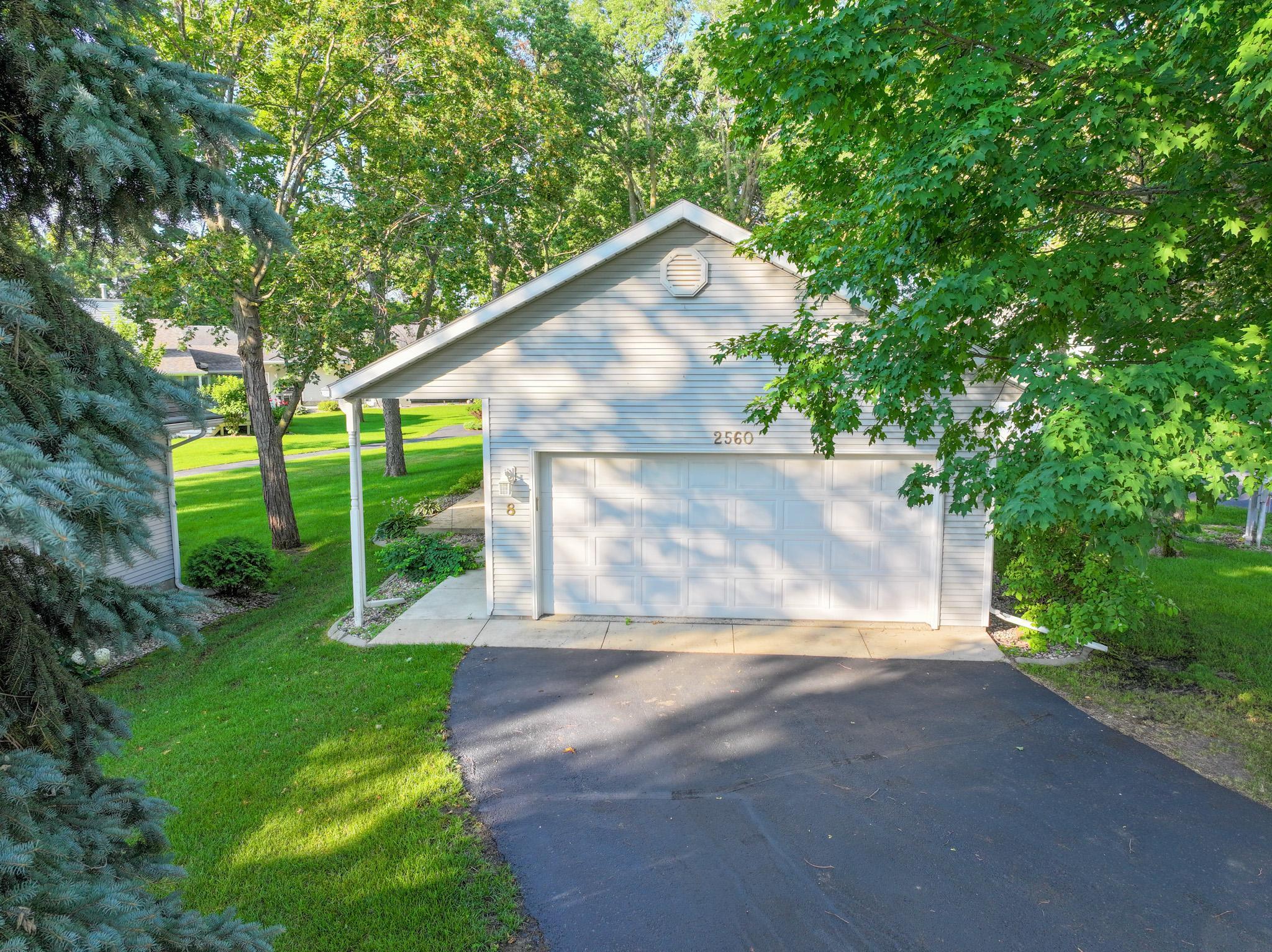 1995 home for sale at 2560 Old County Road 120 NE in Alexandria, MN — 3 bed, 3 bath (photo 2 of 56)