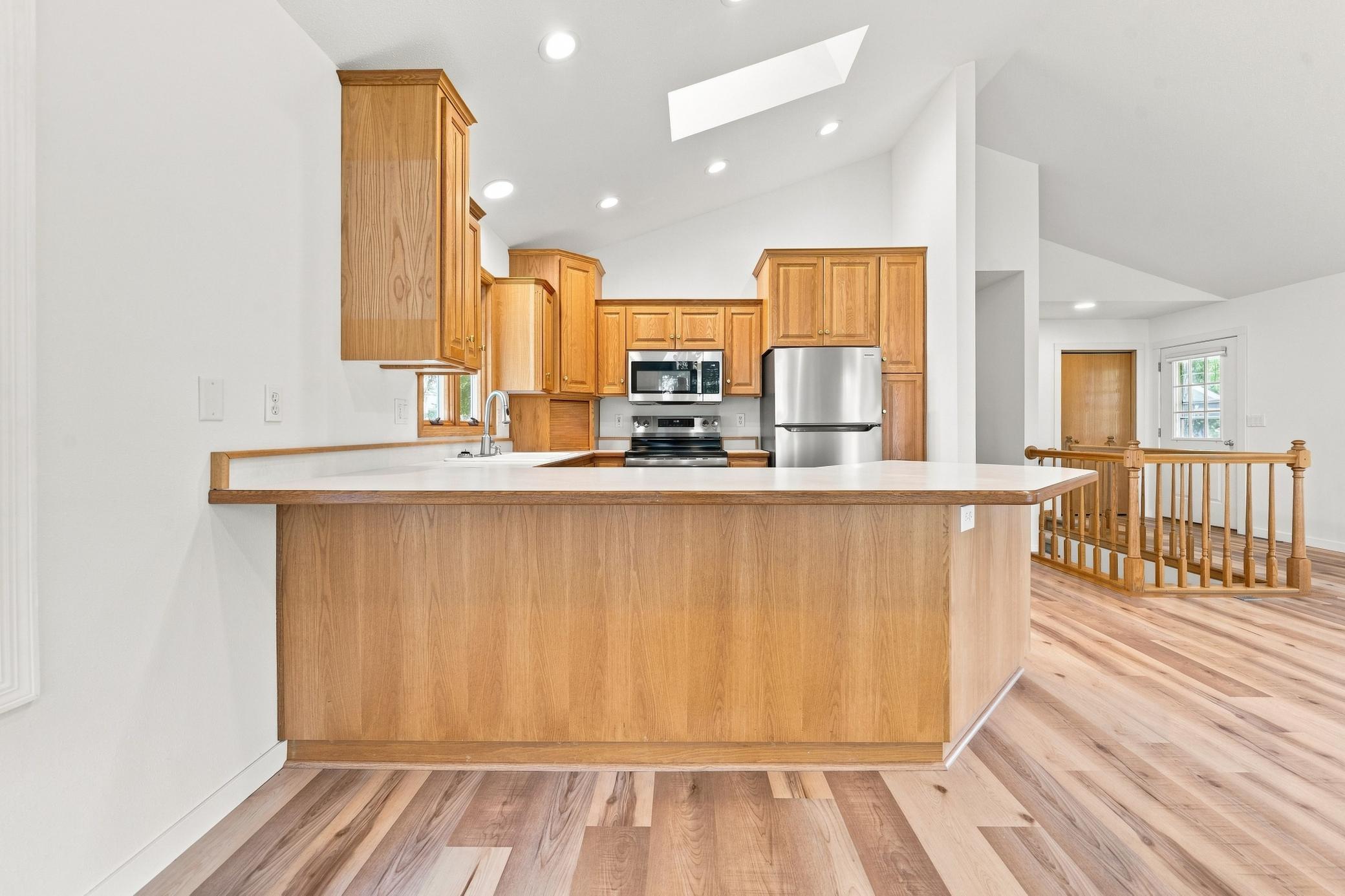 1995 home for sale at 2560 Old County Road 120 NE in Alexandria, MN — 3 bed, 3 bath (photo 11 of 56)