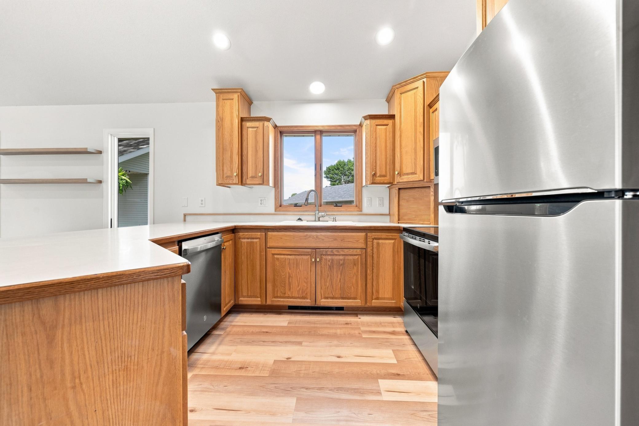 1995 home for sale at 2560 Old County Road 120 NE in Alexandria, MN — 3 bed, 3 bath (photo 12 of 56)