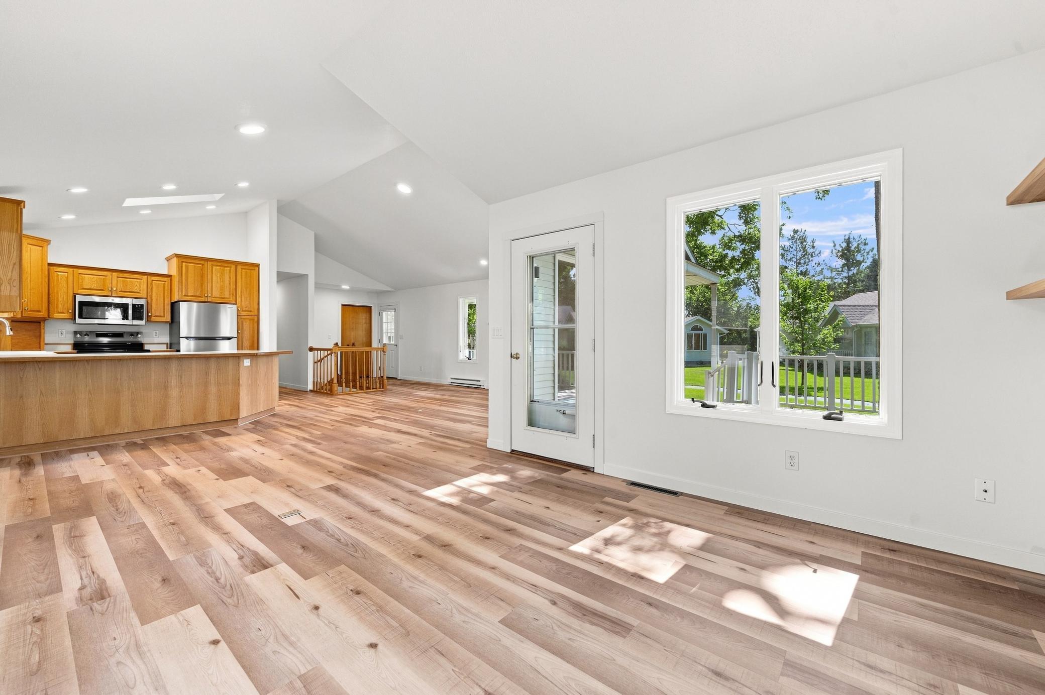 1995 home for sale at 2560 Old County Road 120 NE in Alexandria, MN — 3 bed, 3 bath (photo 16 of 56)