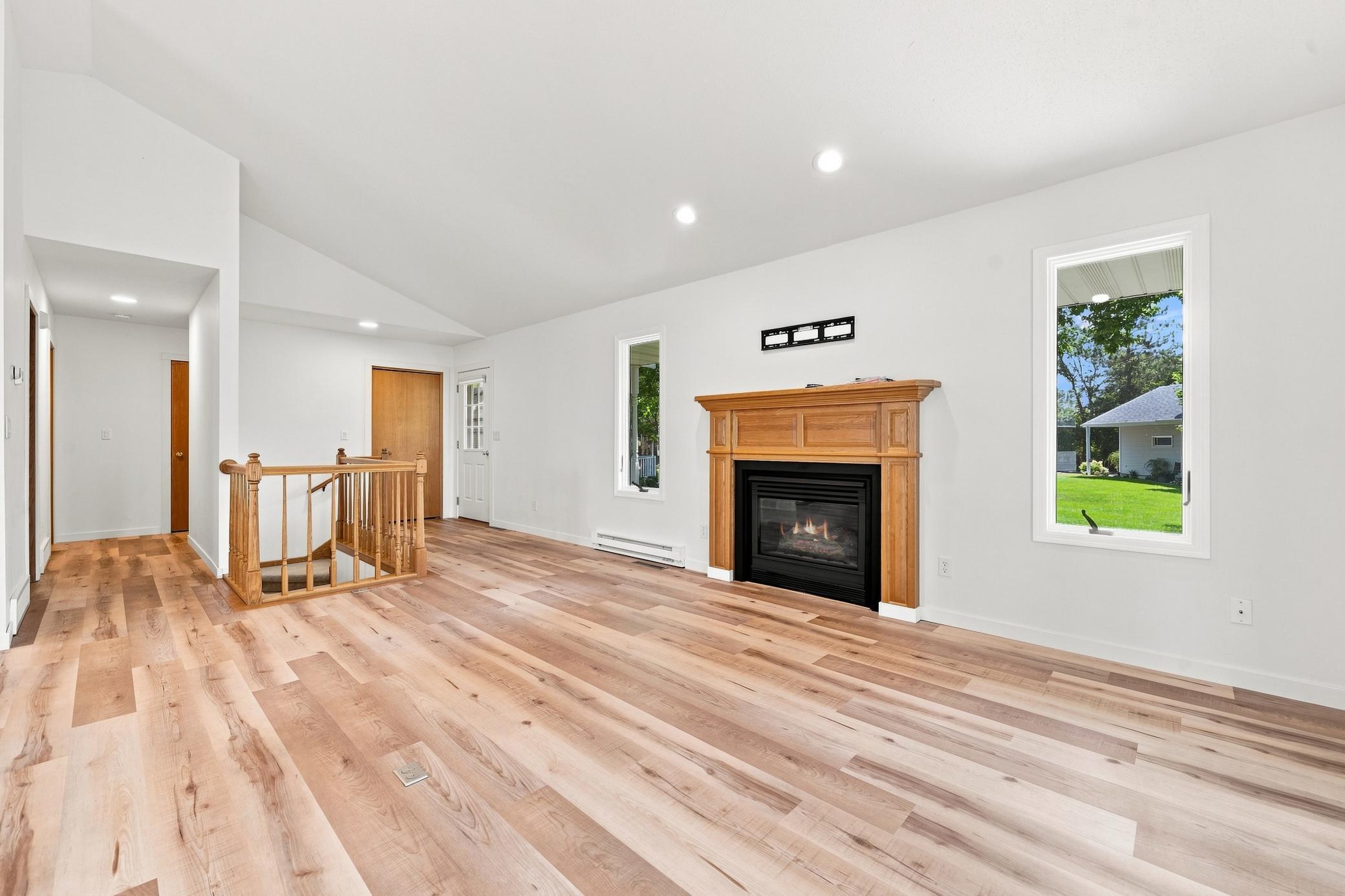 1995 home for sale at 2560 Old County Road 120 NE in Alexandria, MN — 3 bed, 3 bath (photo 17 of 56)