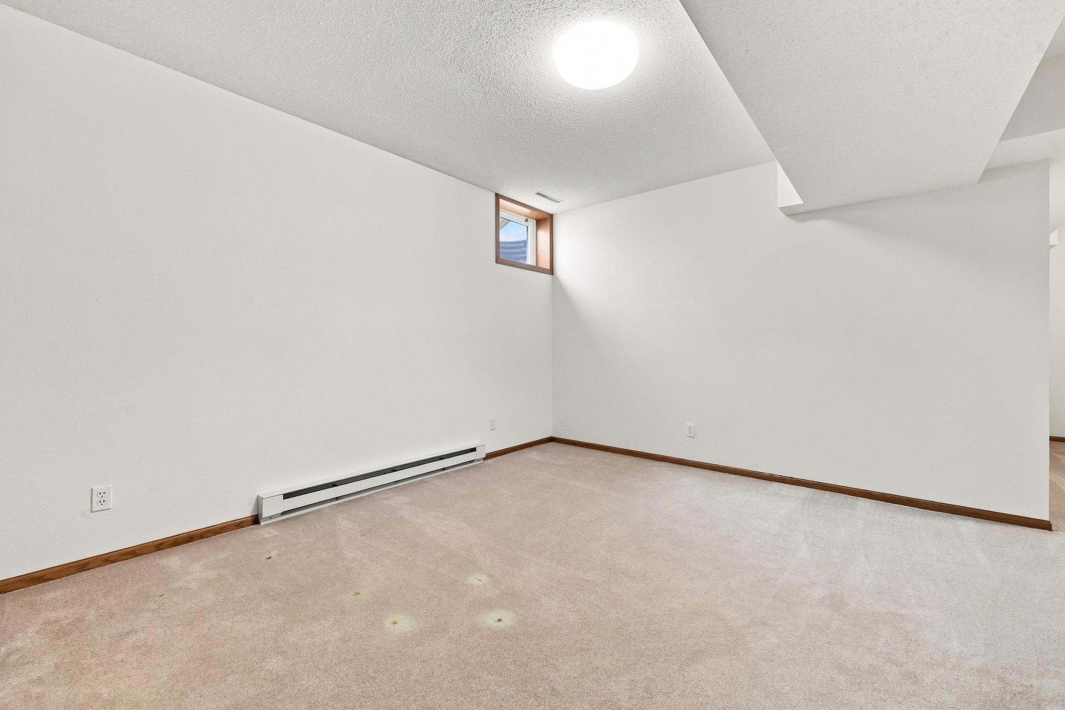 1995 home for sale at 2560 Old County Road 120 NE in Alexandria, MN — 3 bed, 3 bath (photo 26 of 56)