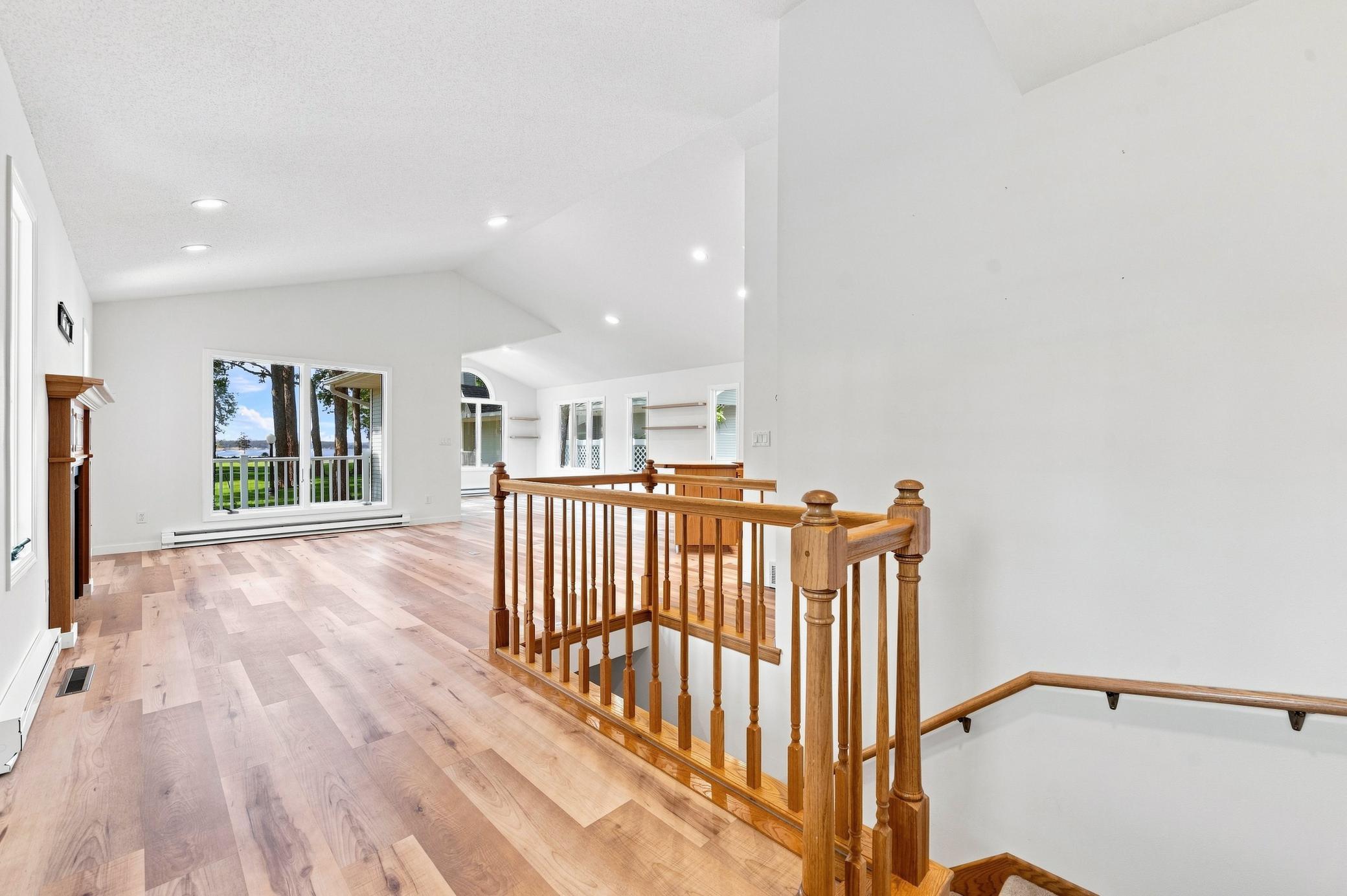 1995 home for sale at 2560 Old County Road 120 NE in Alexandria, MN — 3 bed, 3 bath (photo 7 of 56)
