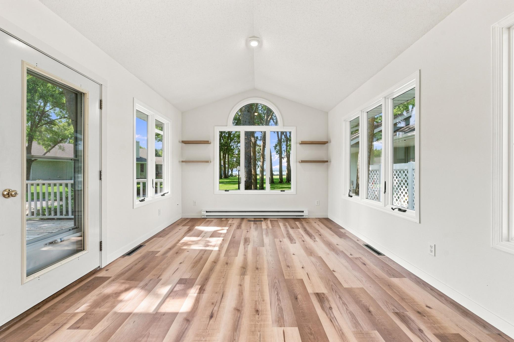 1995 home for sale at 2560 Old County Road 120 NE in Alexandria, MN — 3 bed, 3 bath (photo 8 of 56)