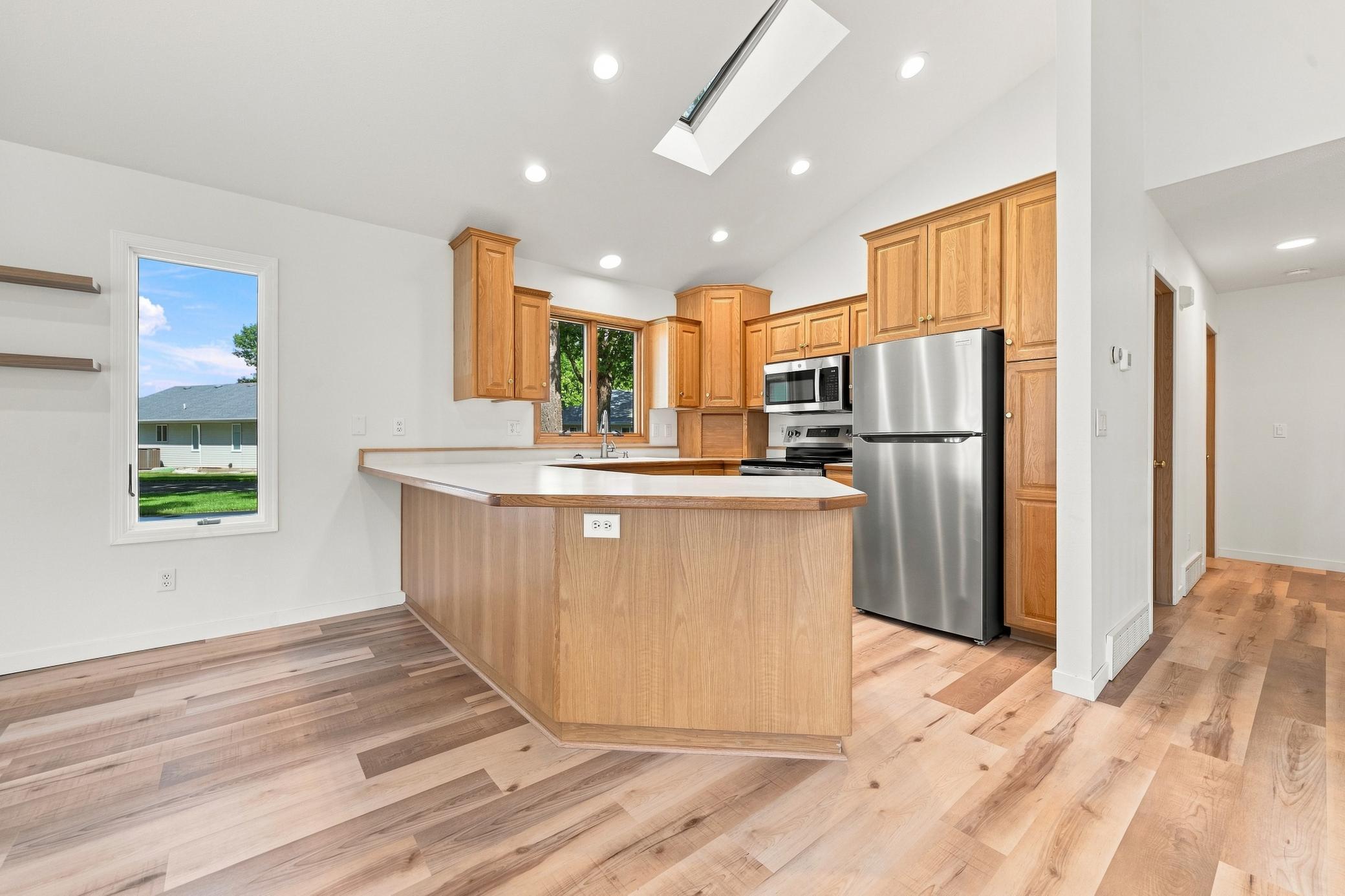 1995 home for sale at 2560 Old County Road 120 NE in Alexandria, MN — 3 bed, 3 bath (photo 10 of 56)